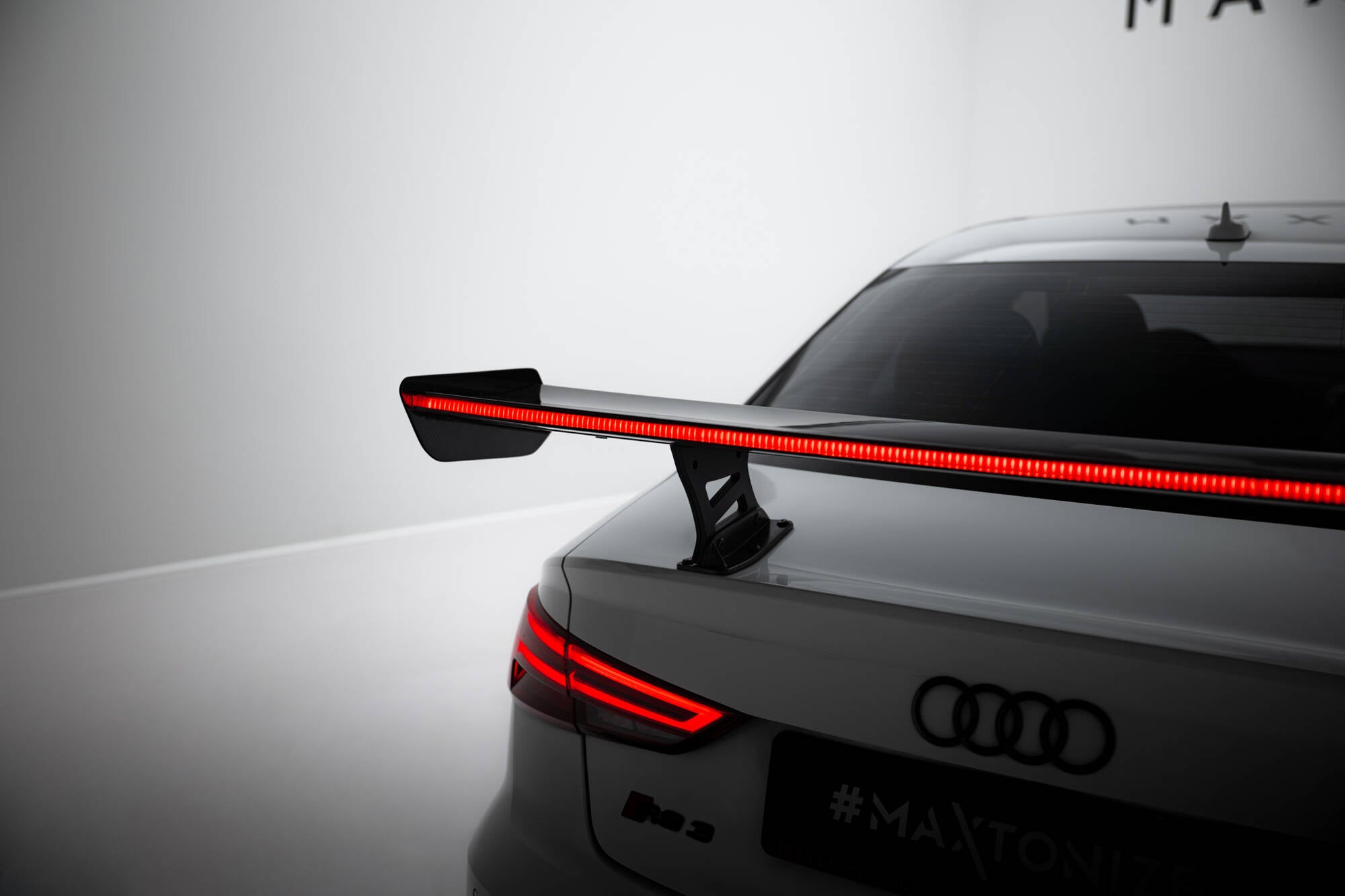 Maxton Design Carbon Spoiler With Internal Brackets Uprights + LED Audi A3 / A3 S-Line / S3 / RS3 Limousine 8V / 8V Facelift für Audi A3