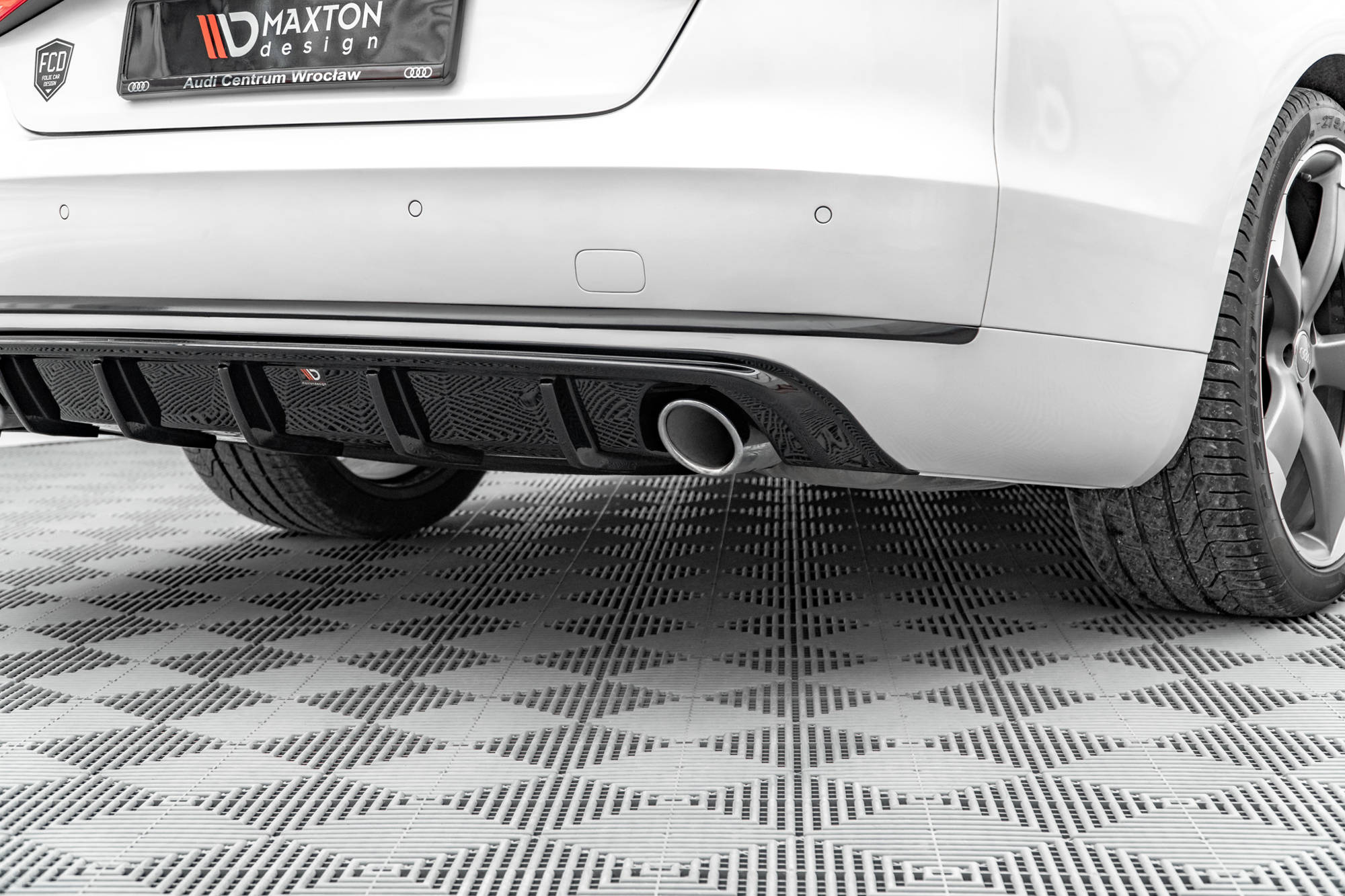 Maxton Design Diffusor Heck Ansatz passend für Audi A8 D4 schwarz Hochglanz
