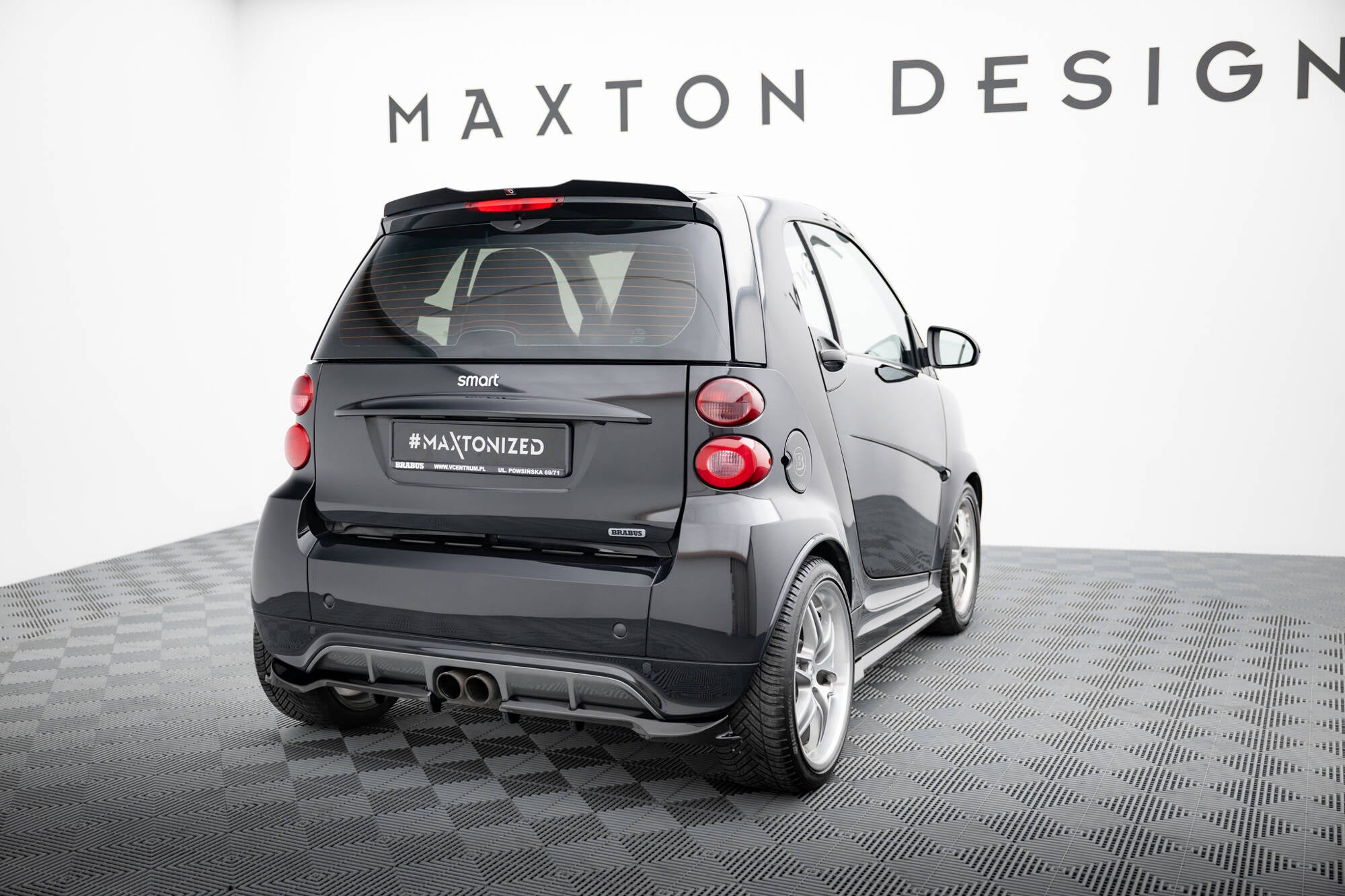 Maxton Design Street+ Mittlerer Diffusor RACE passend für Brabus Smart Fortwo C451 Facelift schwarz Hochglanz