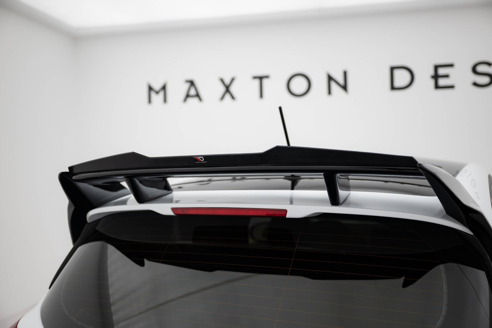 Maxton Design Spoiler CAP passend für Ford Fiesta Standard / ST / ST-Line Mk8 (Für FO-FI-8-FH1FP) schwarz Hochglanz