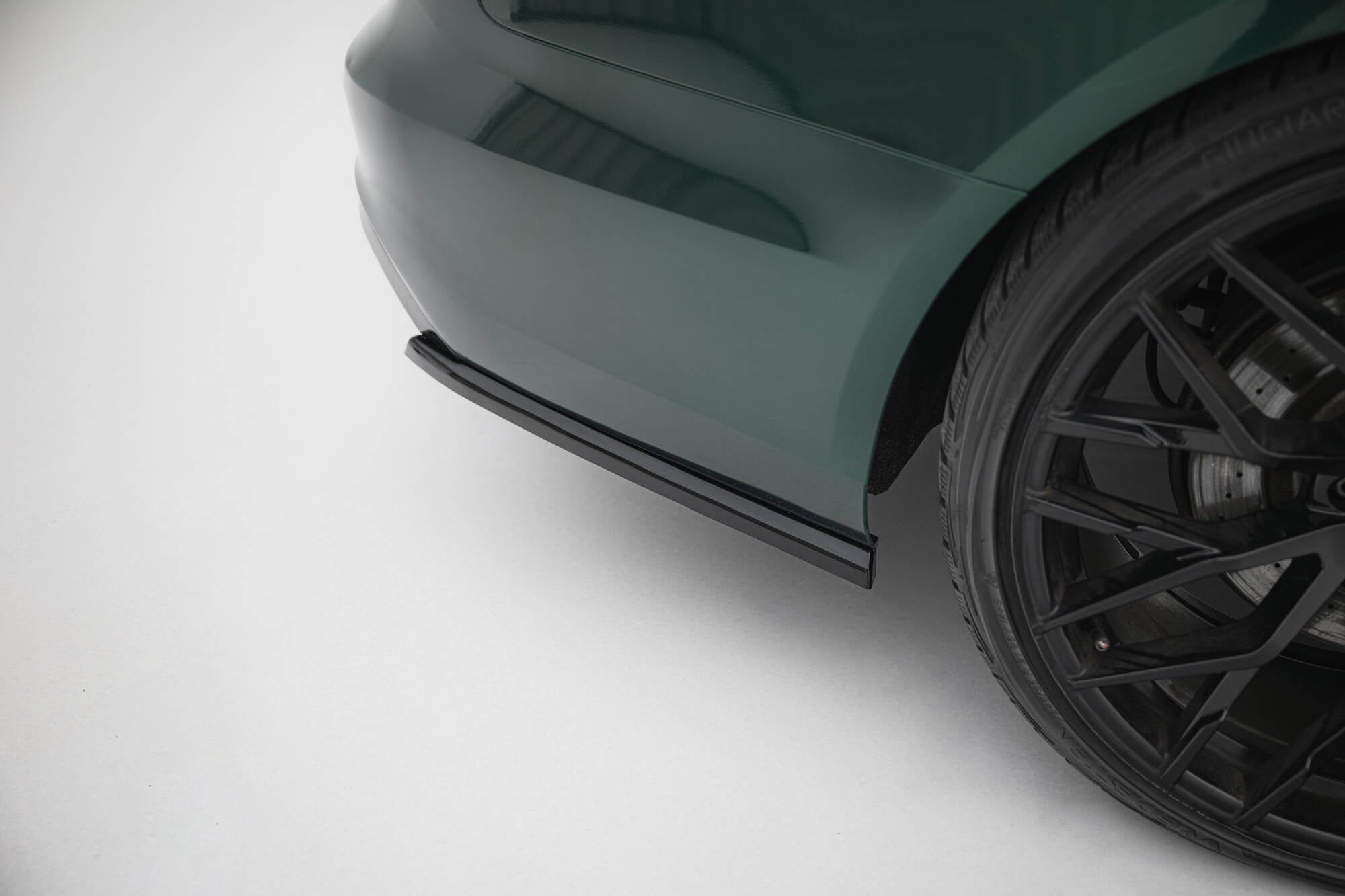 Maxton Design Heck Ansatz Flaps Diffusor V.3 passend für Audi A6 S-line Avant C7 schwarz Hochglanz