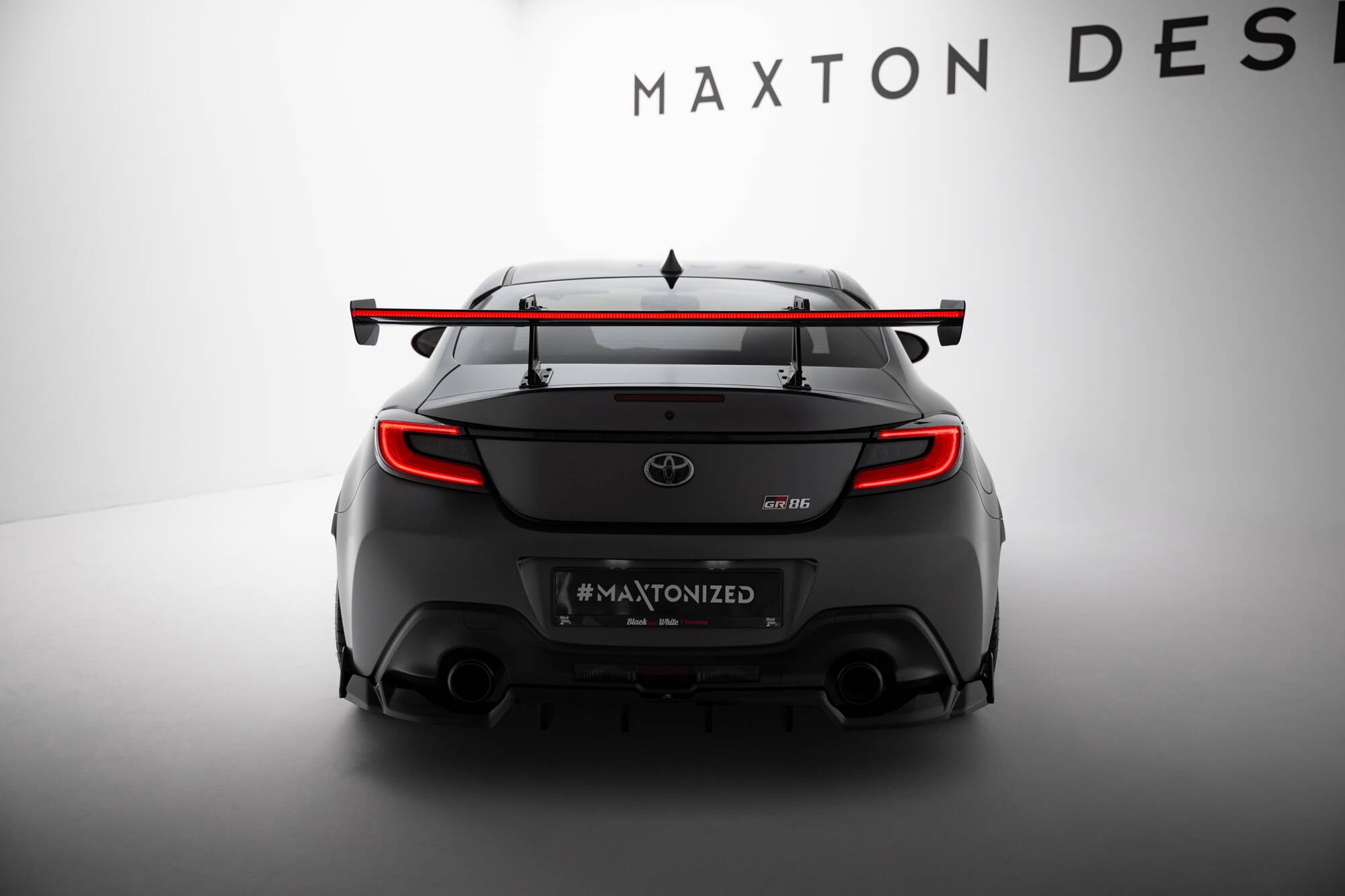 Maxton Design Carbon Spoiler With Upper Swan Mounting + LED Toyota GR86 / Subaru BRZ Mk2 für Toyota GR86 Mk1