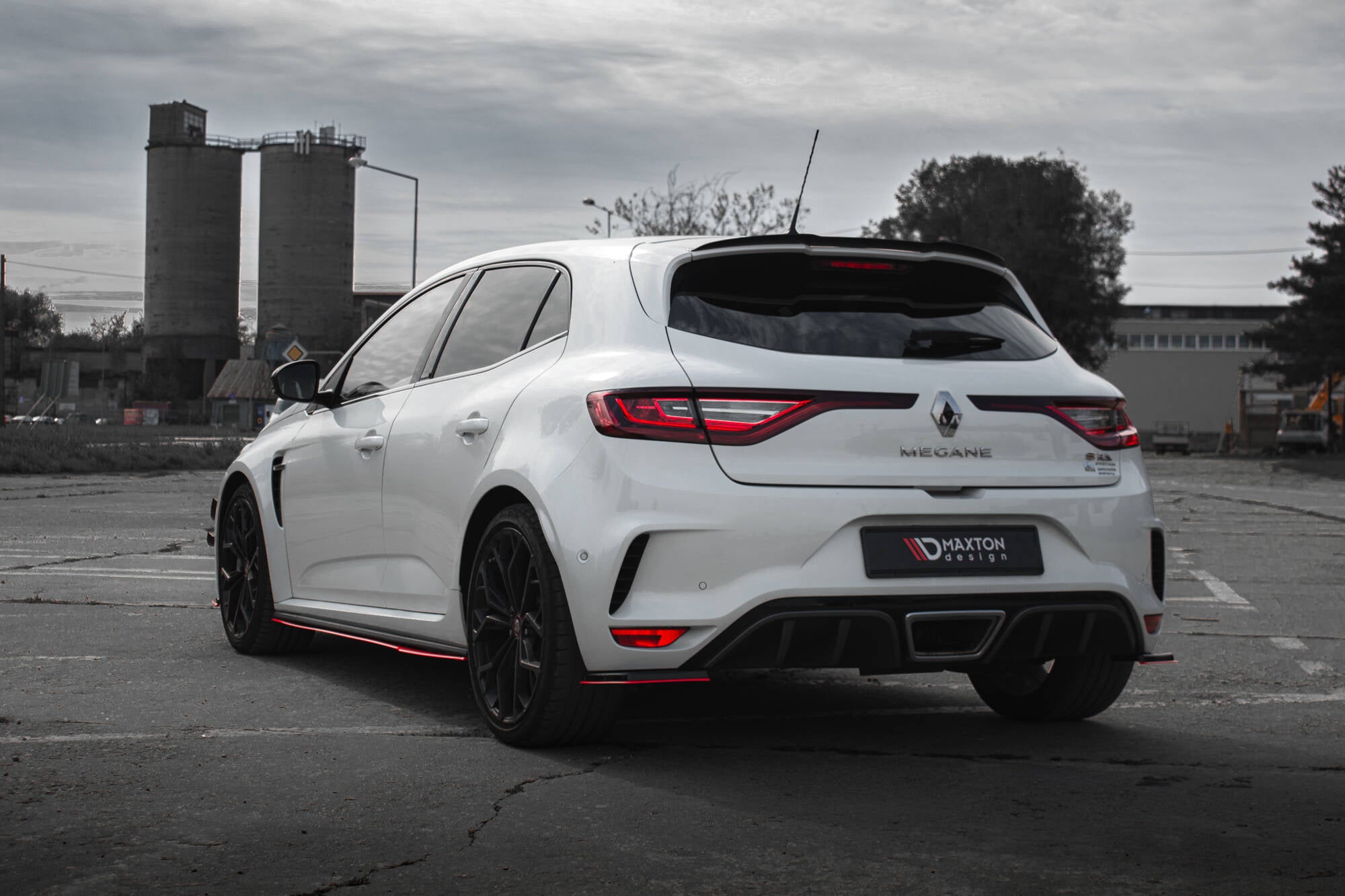 Maxton Design Heck Ansatz Flaps Diffusor V.2 passend für Renault Megane RS Mk4