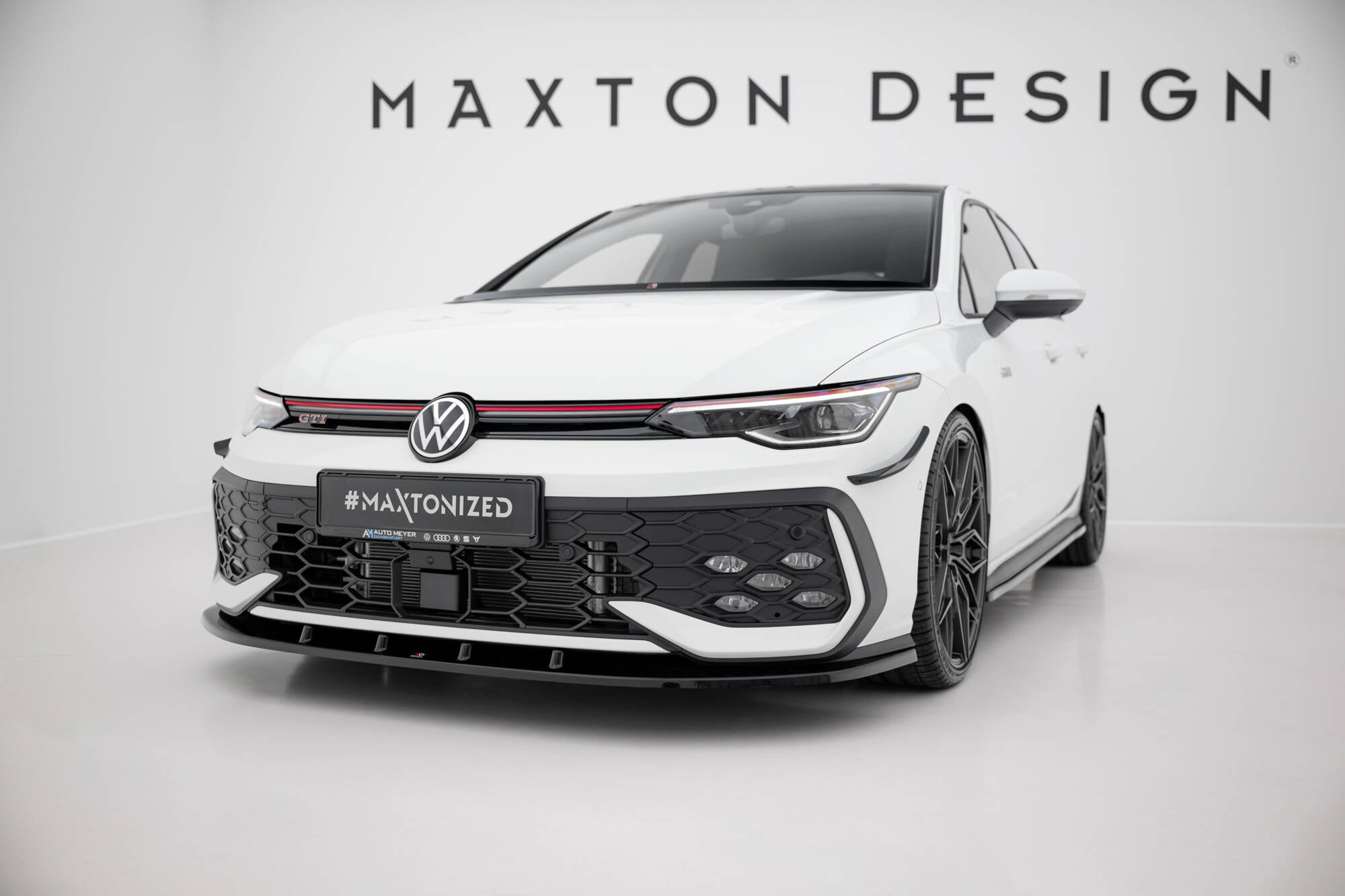 Maxton Design Street+ Spoilerlippe Front Ansatz V.1 passend für VW Golf GTI / GTE / R-Line Mk8 Facelift schwarz Hochglanz
