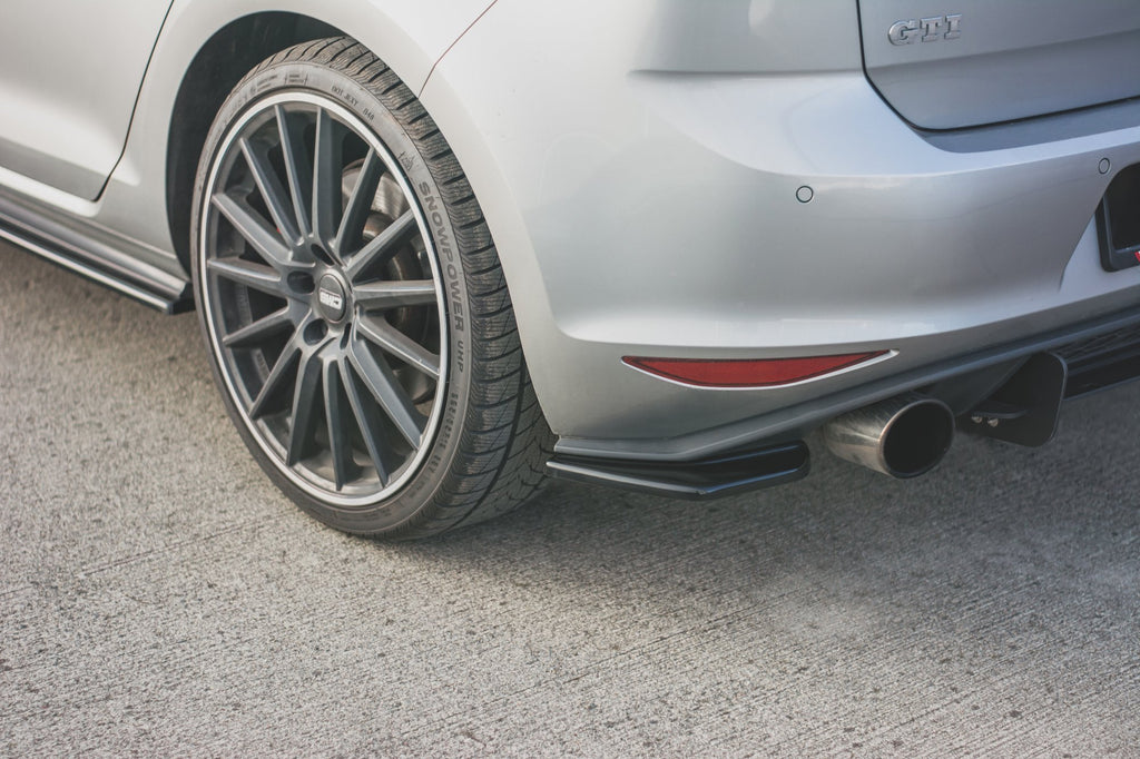 Maxton Design Heck Ansatz Flaps Diffusor V.2 passend für VW Golf 7 GTI schwarz Hochglanz