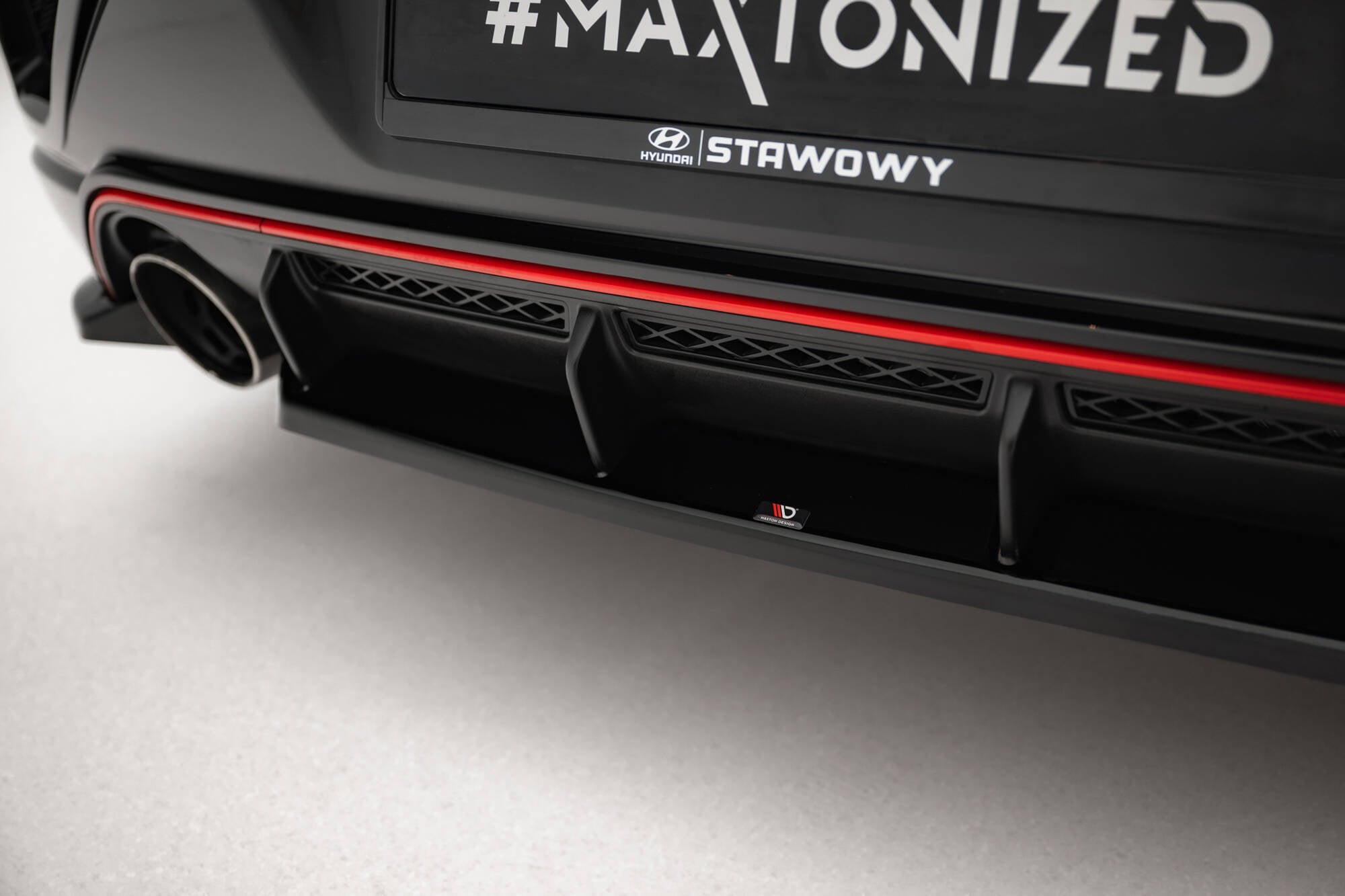 Maxton Design Mittlerer Diffusor Heck Ansatz passend für Hyundai Veloster N Mk2 schwarz Hochglanz