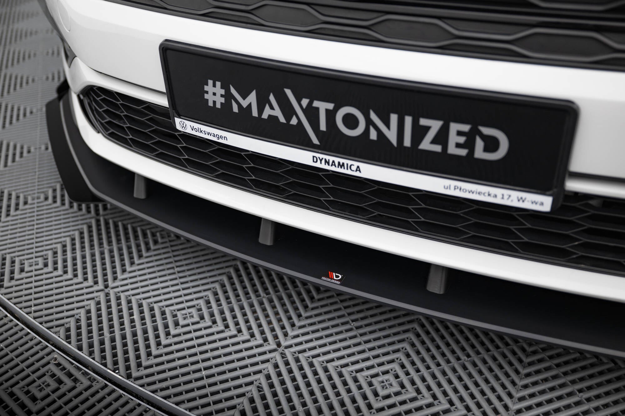 Maxton Design Street Pro Street+ Spoilerlippe Front Ansatz + Flaps passend für Ford Mustang GT Mk6 schwarz Hochglanz