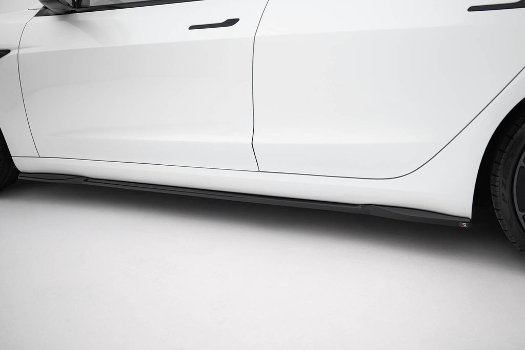 Maxton Design Street+ Seitenschweller Leisten V.2 passend für Tesla Model 3 Performance Mk1 Facelift schwarz Hochglanz