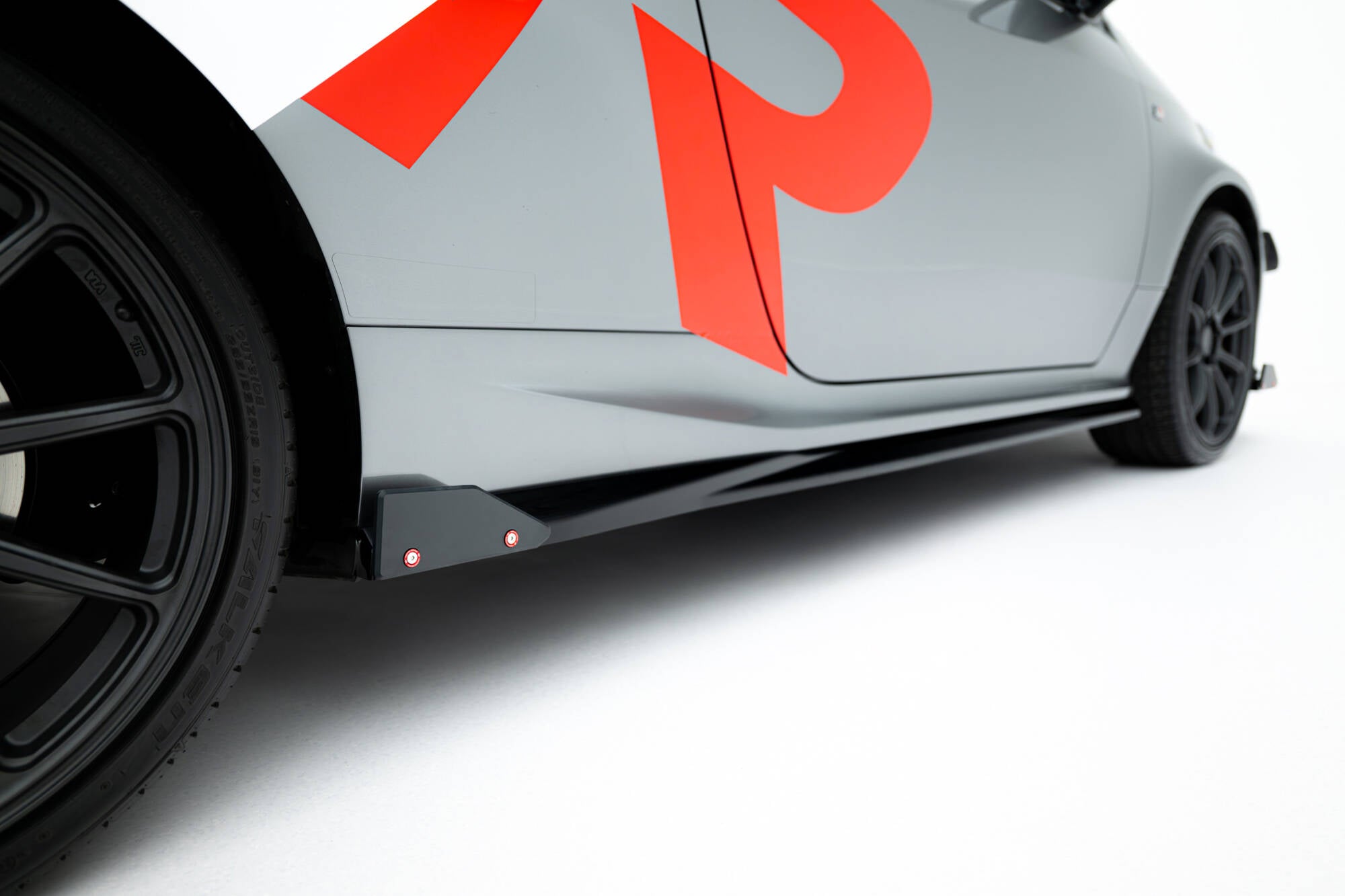 Maxton Design Street+ Seitenschweller Leisten + Flaps passend für Toyota GR Yaris Mk4 Facelift