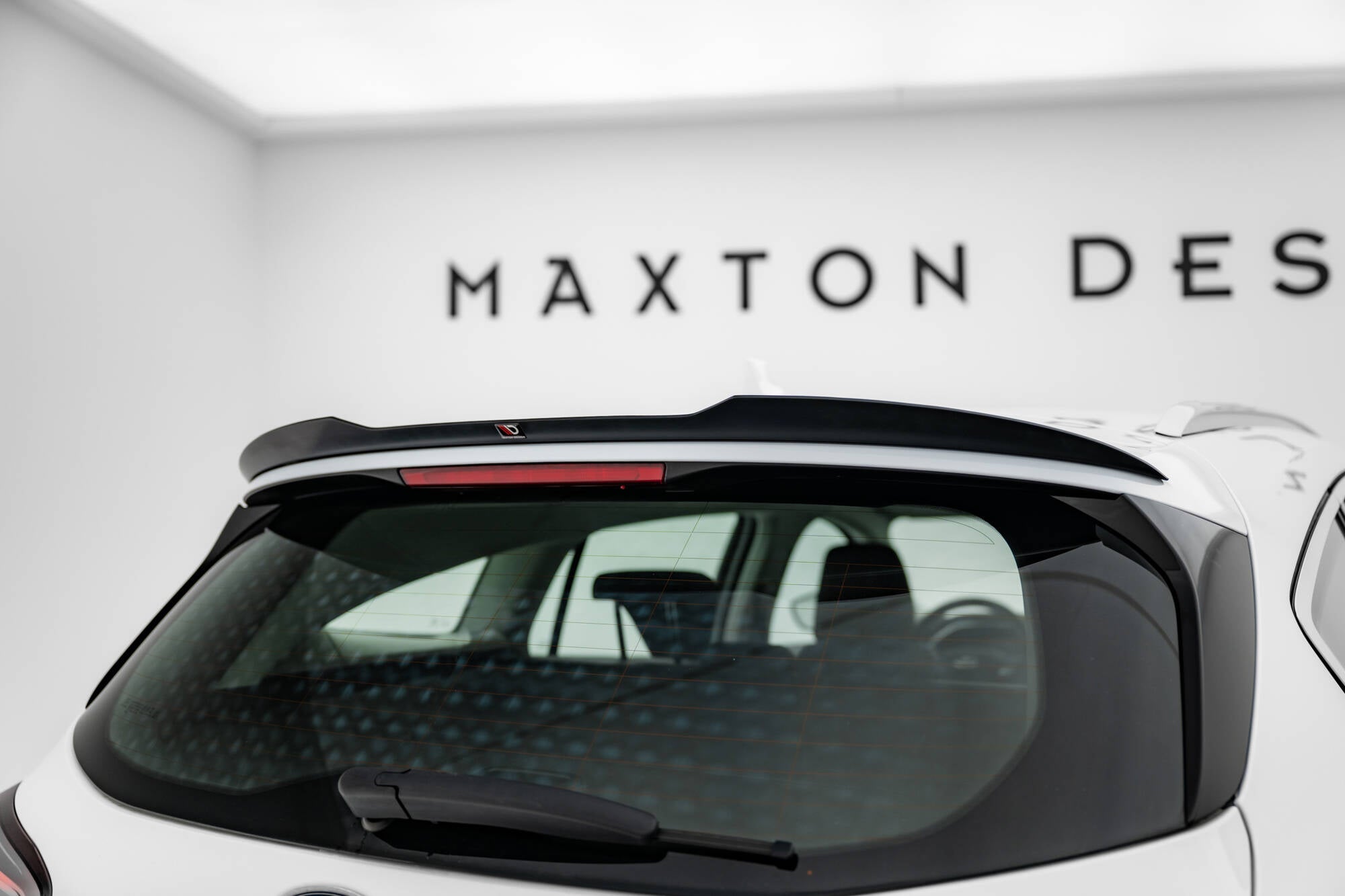 Maxton Design Spoiler CAP passend für Ford Focus Vignale Kombi Mk4 schwarz Hochglanz