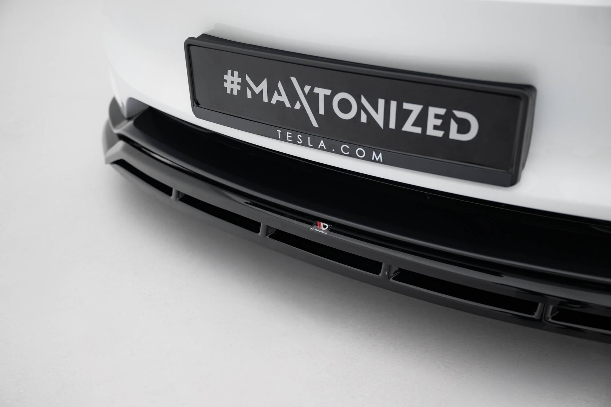 Maxton Design Street+ Spoilerlippe Front Ansatz V.1 passend für Tesla Model 3 Performance Mk1 Facelift schwarz Hochglanz