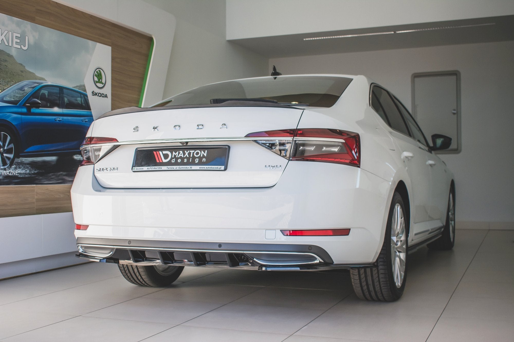Maxton Design Diffusor Heck Ansatz passend für Skoda Superb Liftback / Combi Mk3 FL schwarz Hochglanz