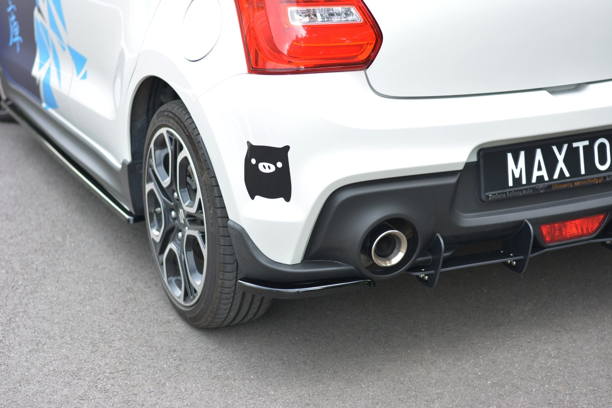 Maxton Design Heck Ansatz Flaps Diffusor passend für Suzuki Swift Mk6 schwarz Hochglanz