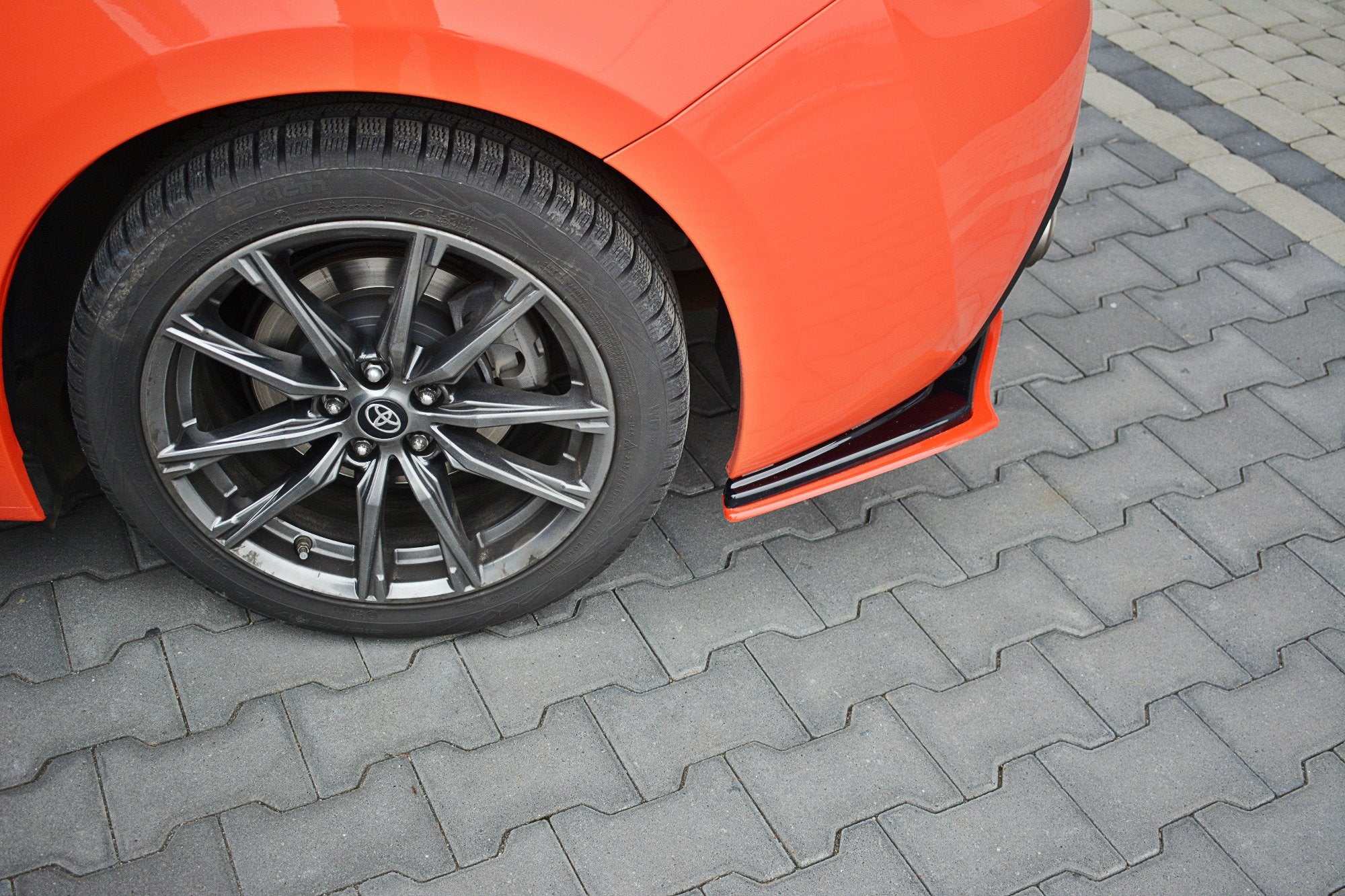 Maxton Design Heck Ansatz Flaps Diffusor V.2 passend für Toyota GT86 Facelift schwarz Hochglanz