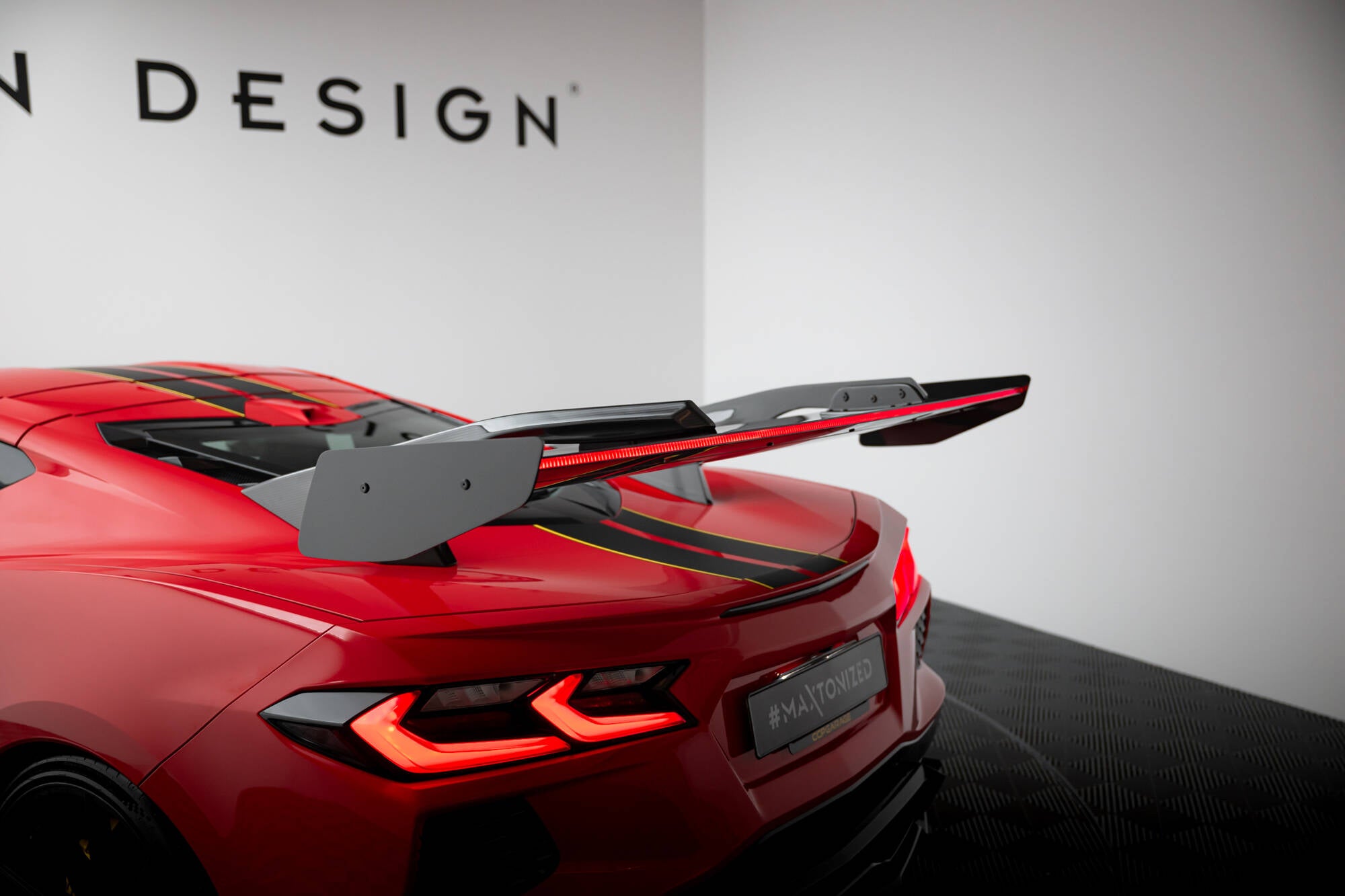 Maxton Design Carbon Spoiler + LED Chevrolet Corvette C8 für Chevrolet Corvette C8