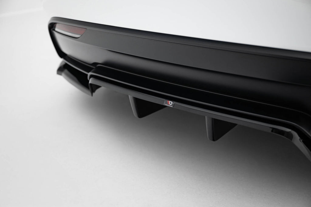 Maxton Design Street+ Mittlerer Diffusor RACE passend für V.1 Tesla Model 3 Performance Mk1 Facelift schwarz Hochglanz