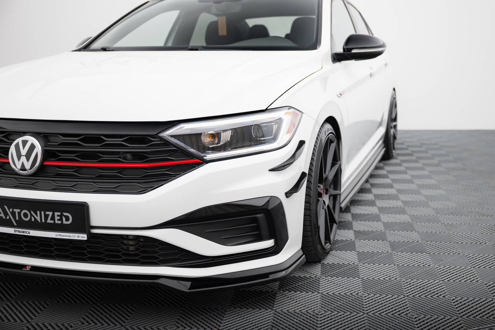 Maxton Design Stoßstangen Flaps Wings vorne Canards passend für VW Jetta GLI Mk7