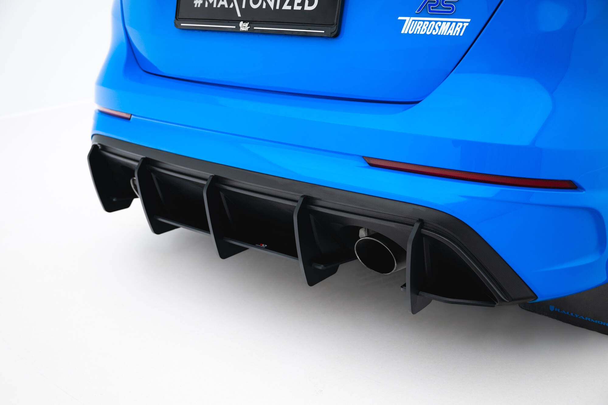 Maxton Design Street Pro Heckschürze V.2 passend für Ford Focus RS Mk3 (US-Spec Version)