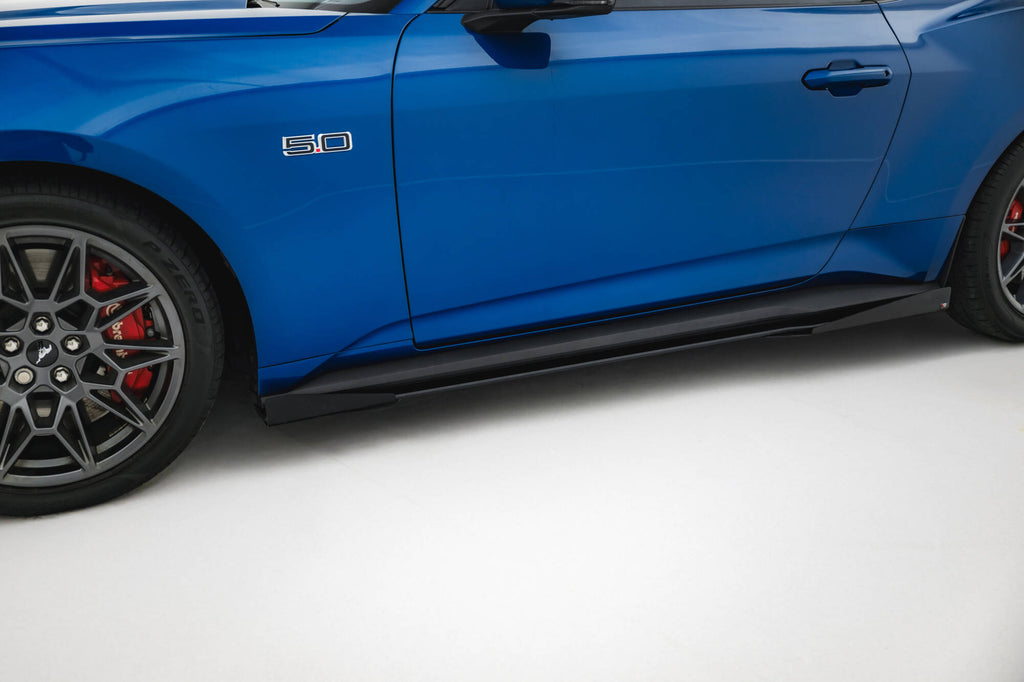 Maxton Design Street Pro Street+ Seitenschweller Leisten + Flaps passend für Ford Mustang Dark Horse Mk7 schwarz Hochglanz