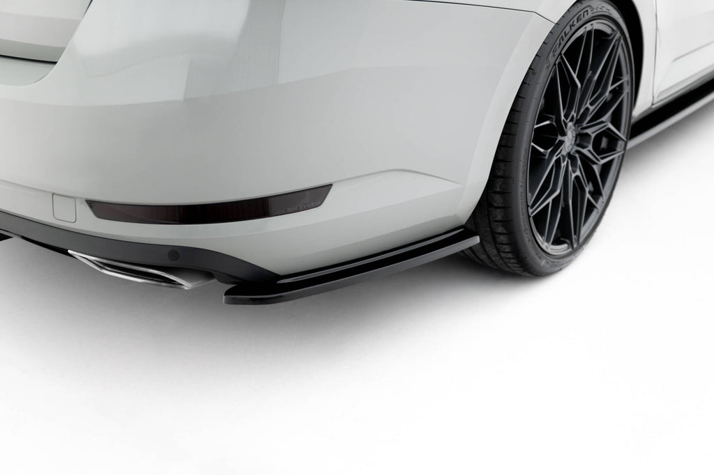 Maxton Design Heck Ansatz Flaps Diffusor V.1 passend für Skoda Superb Liftback / Combi Mk3 schwarz Hochglanz