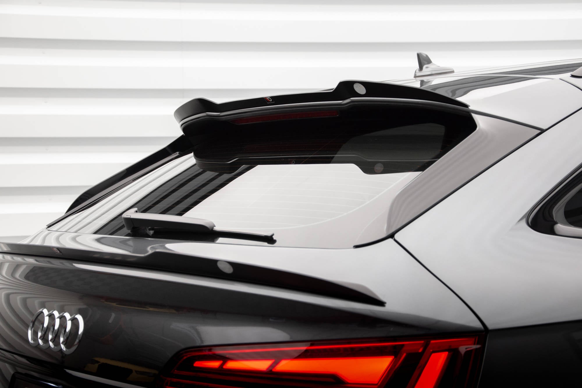 Maxton Design Höher Spoiler CAP passend für Audi SQ5 / Q5 S-Line Sportback Mk2 Facelift schwarz Hochglanz