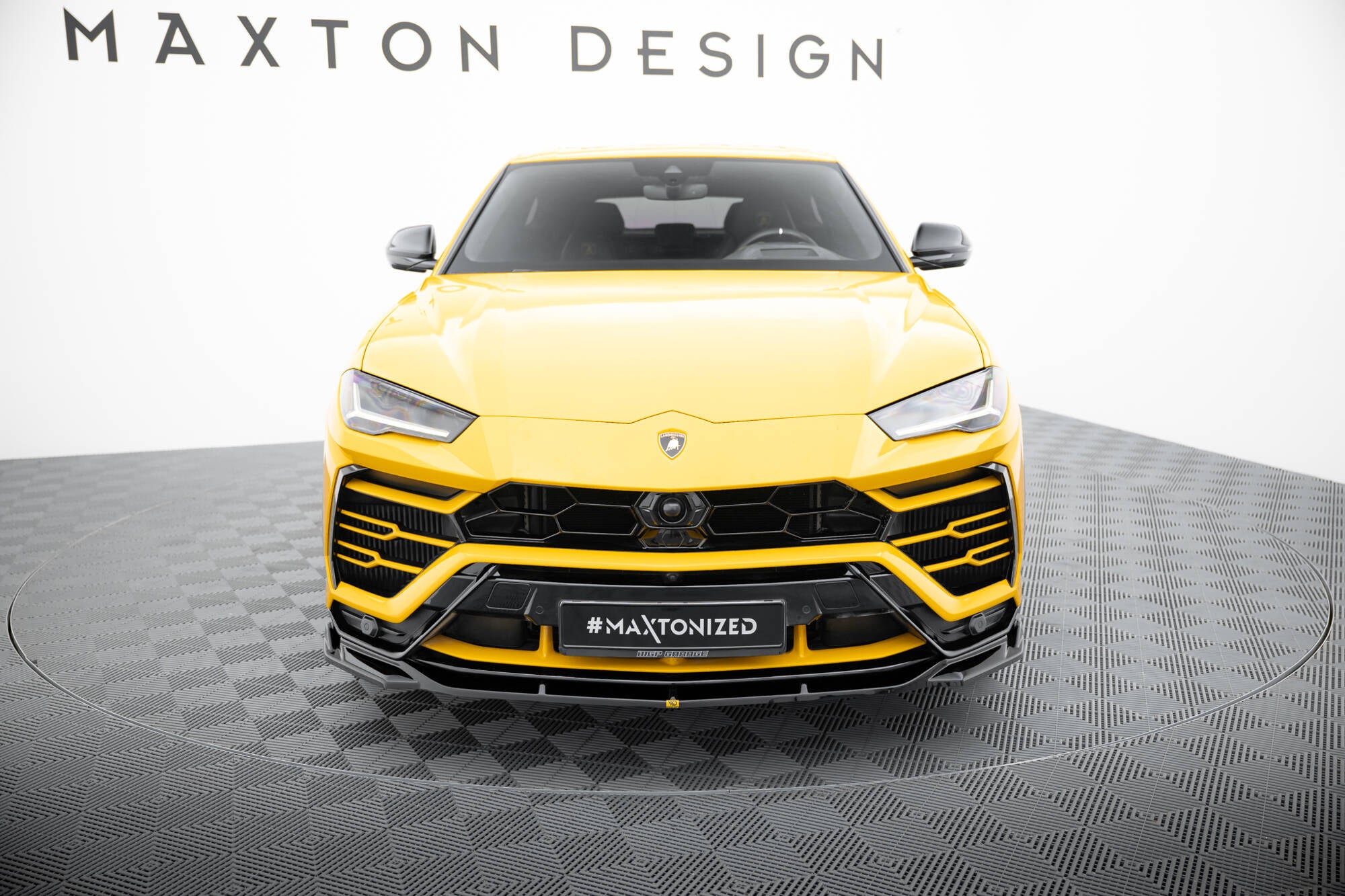 Maxton Design Street+ Spoilerlippe Front Ansatz V.3 passend für Lamborghini Urus Mk1 schwarz Hochglanz