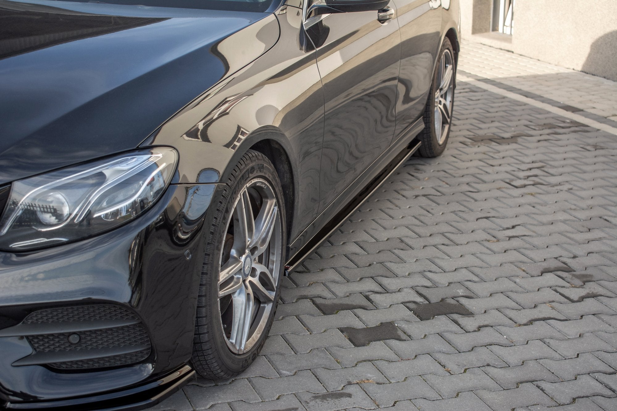 Maxton Design Street+ Seitenschweller Leisten passend für Mercedes-Benz E43 AMG / AMG-Line Limousine / Kombi W213 / S213 schwarz Hochglanz