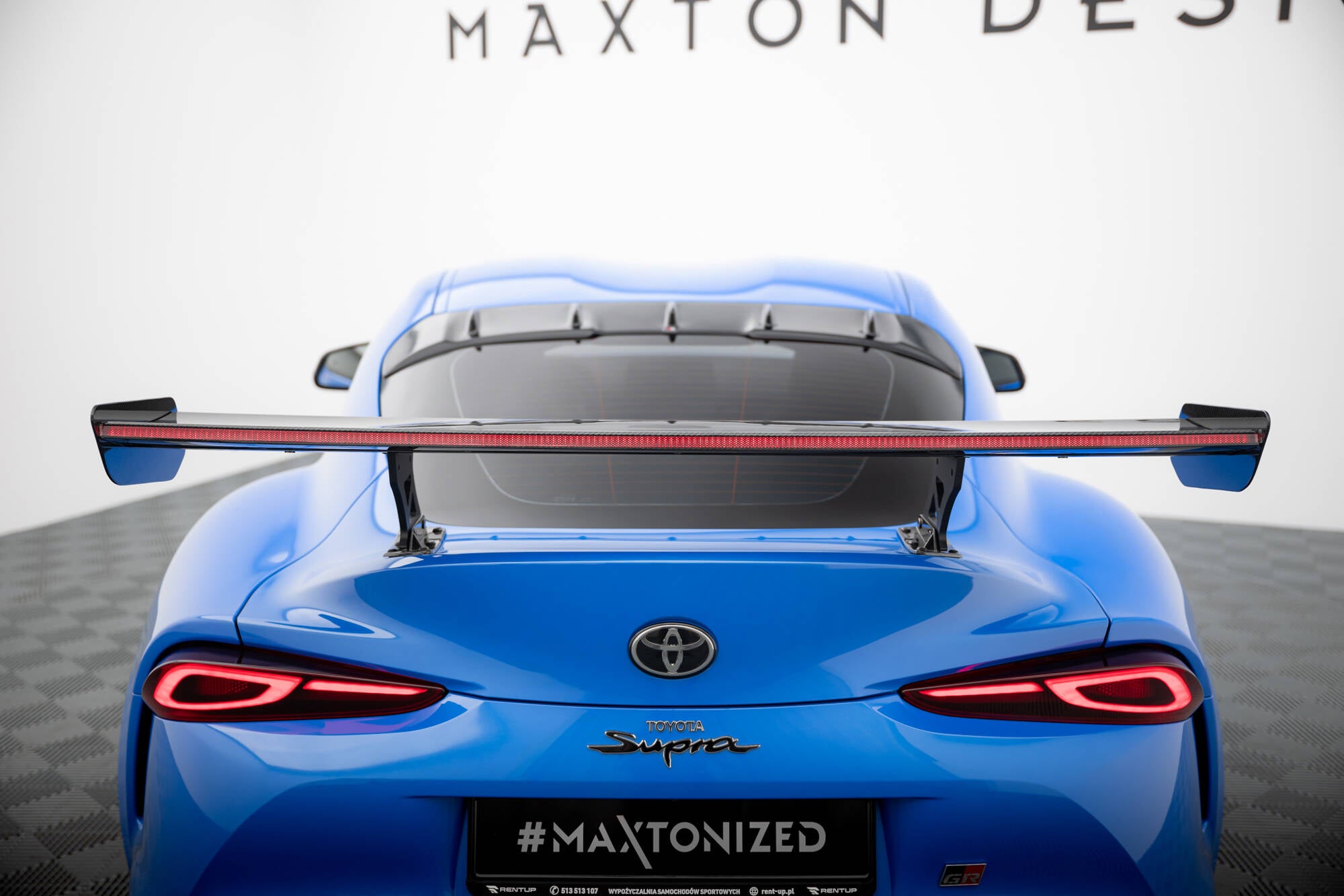 Maxton Design Carbon Spoiler With External Brackets Uprights + LED Toyota Supra Mk5 für Toyota Supra Mk5