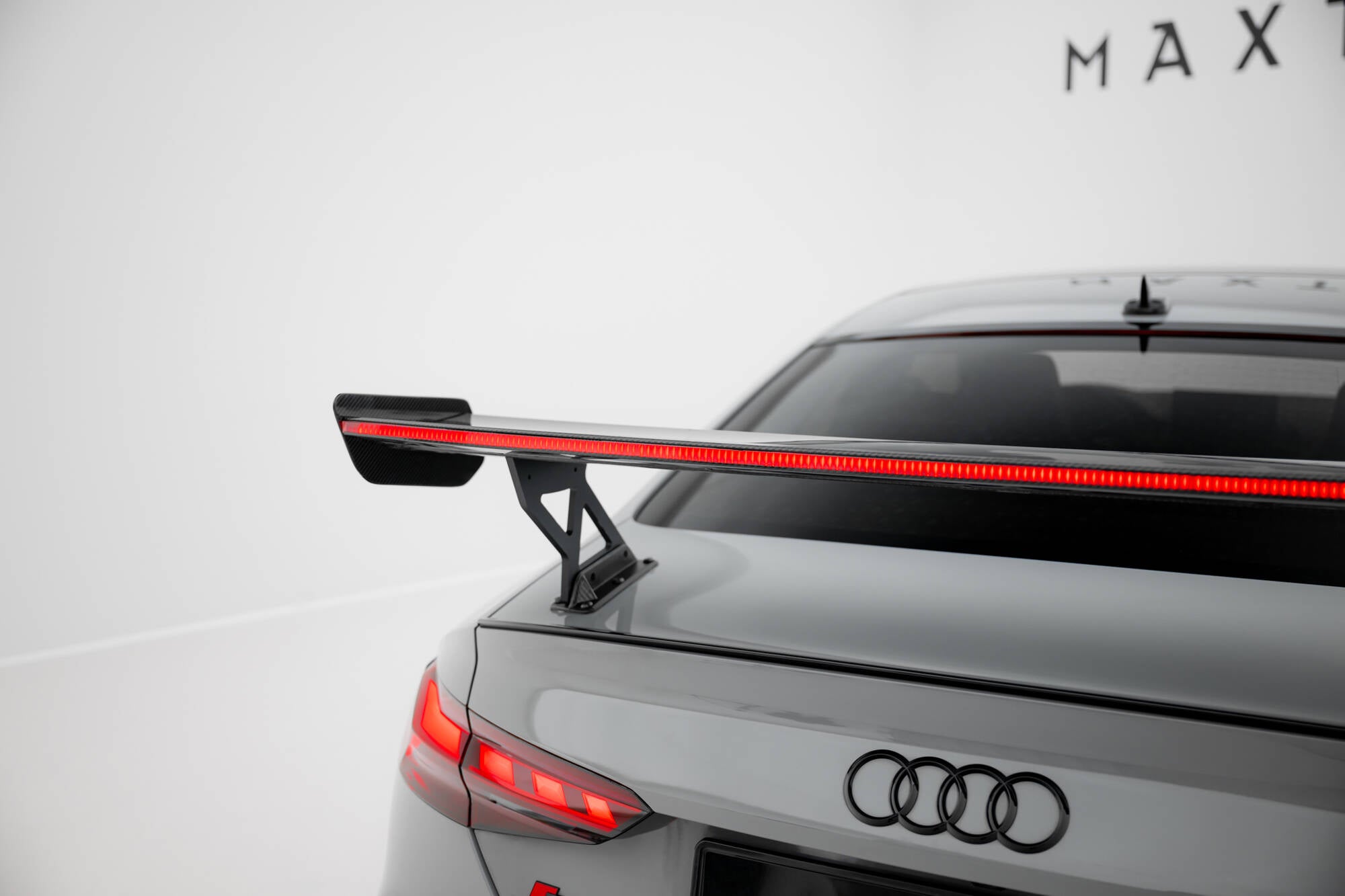 Maxton Design Carbon Spoiler With External Brackets Uprights V.1 + LED Audi A5 / A5 S-Line / S5 / RS5 Coupe F5 / F5 Facelift für Audi A5 / S5 / RS5