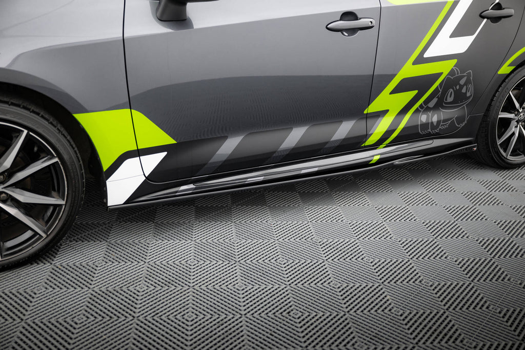 Maxton Design Street+ Seitenschweller Leisten passend für Toyota Corolla GR Sport Touring Sports XII schwarz Hochglanz