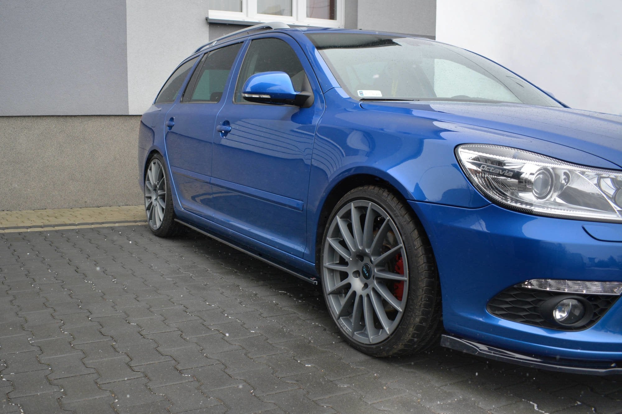Maxton Design Street+ Seitenschweller Leisten passend für Skoda Octavia RS Mk2 / Mk2 FL schwarz Hochglanz