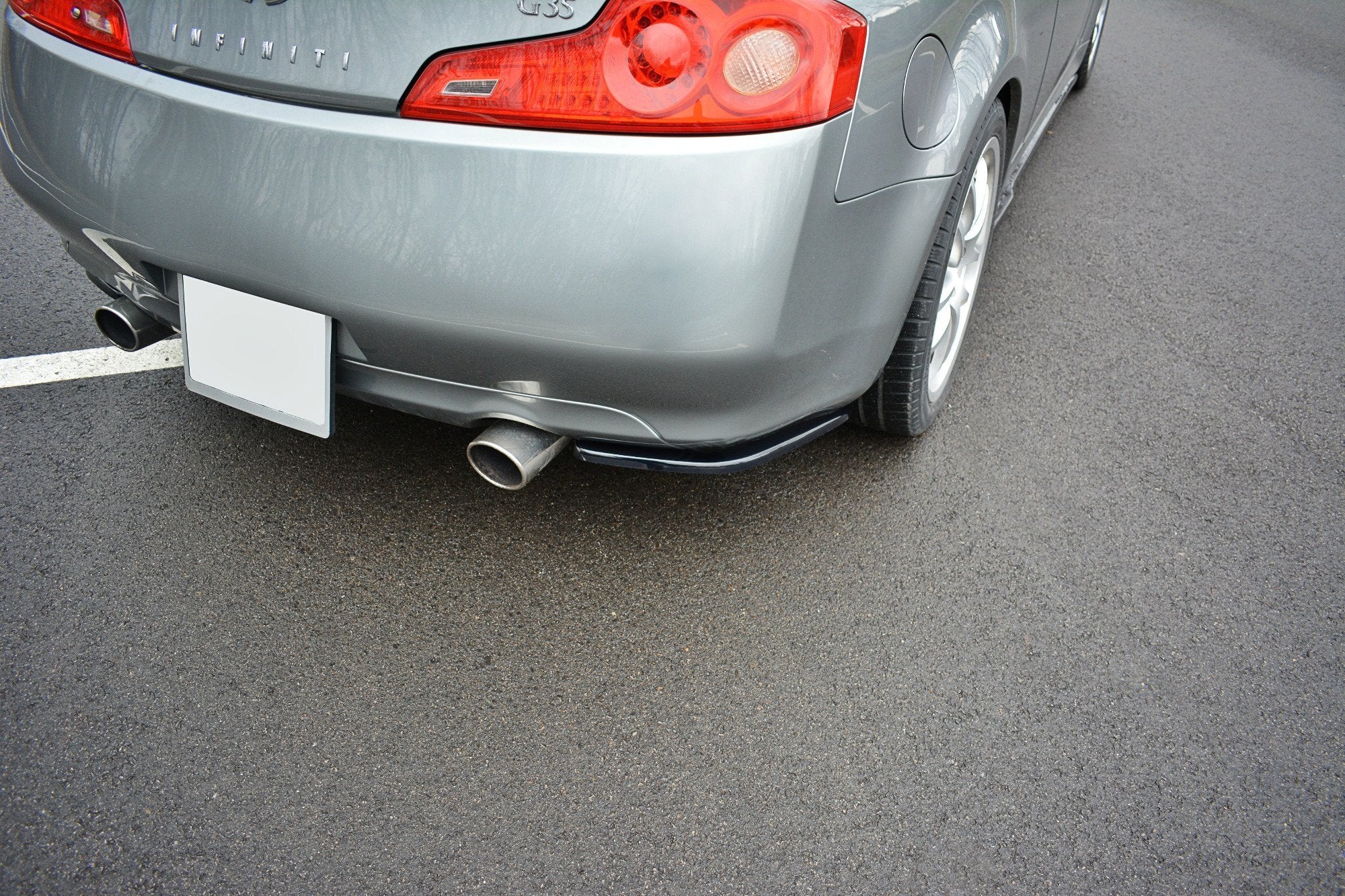 Maxton Design Heck Ansatz Flaps Diffusor passend für Infiniti G35 Coupe schwarz Hochglanz