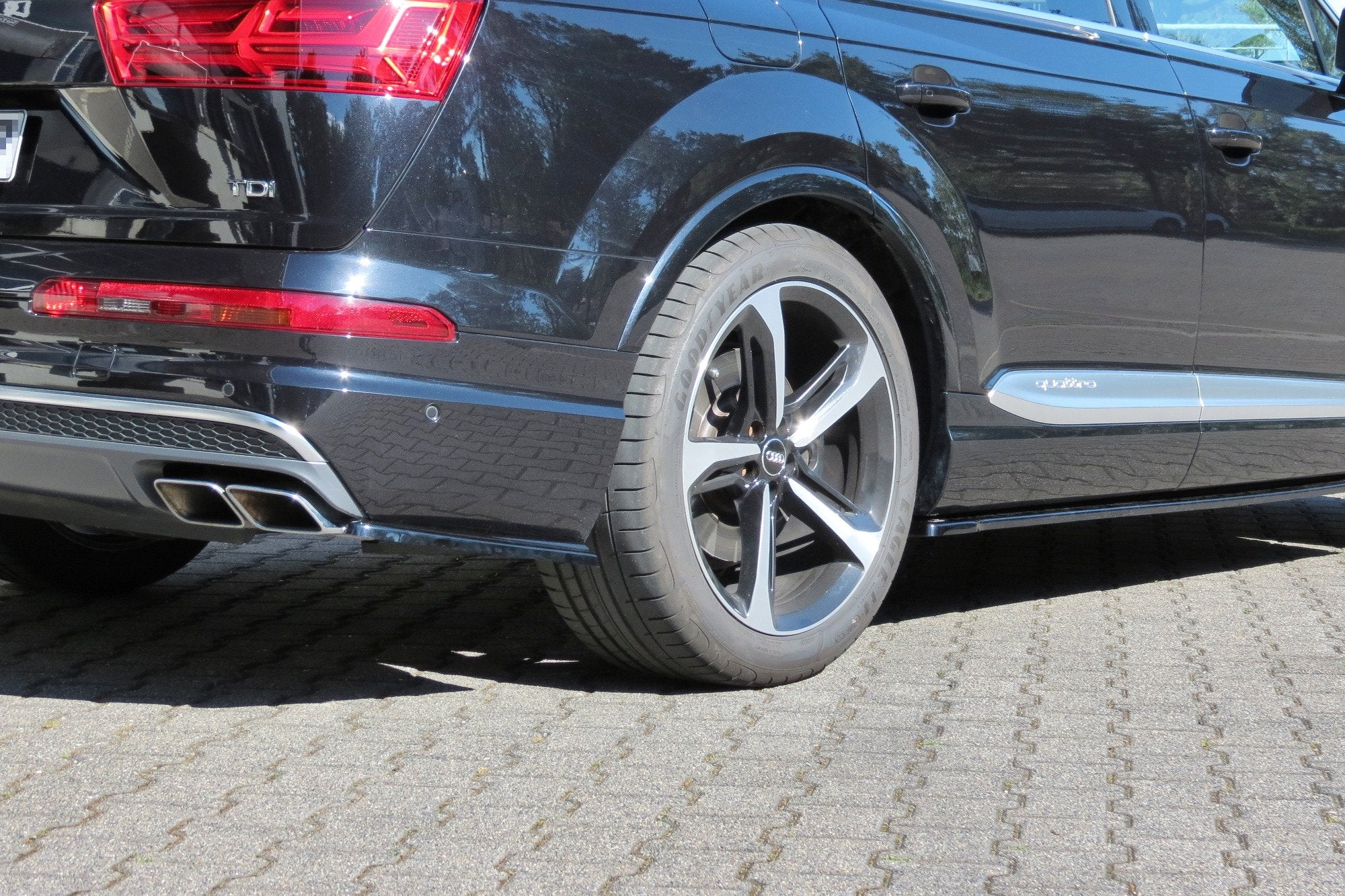 Maxton Design Heck Ansatz Flaps Diffusor passend für Audi SQ7 / Q7 S-Line Mk.2 schwarz Hochglanz