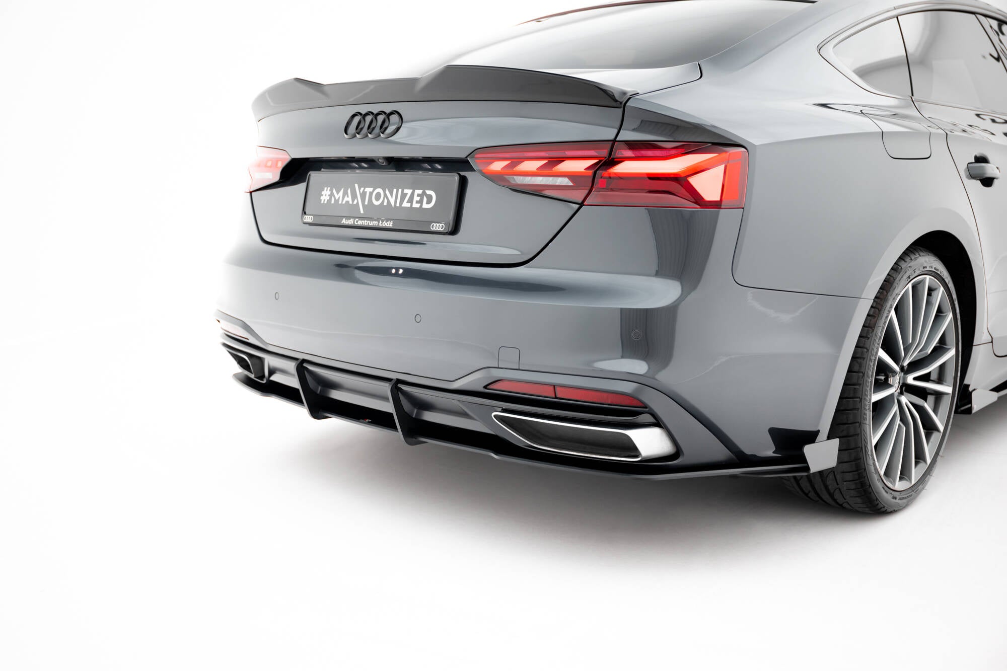 Maxton Design Street Pro Heckschürze + Flaps passend für Audi A5 F5 Facelift schwarz Hochglanz