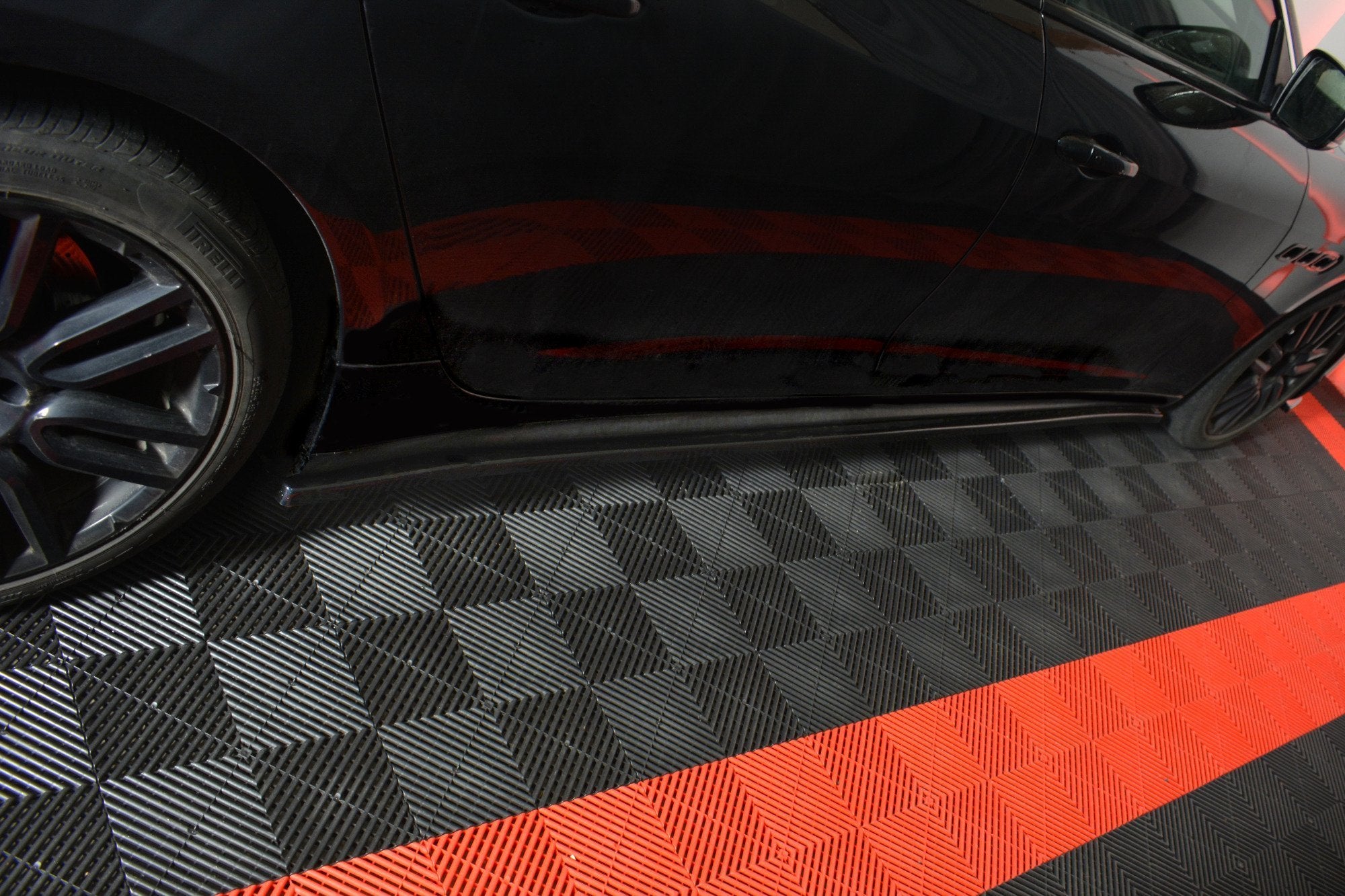 Maxton Design Seitenschweller Ansatz für MASERATI QUATTROPORTE MK.6 vor Facelift schwarz matt