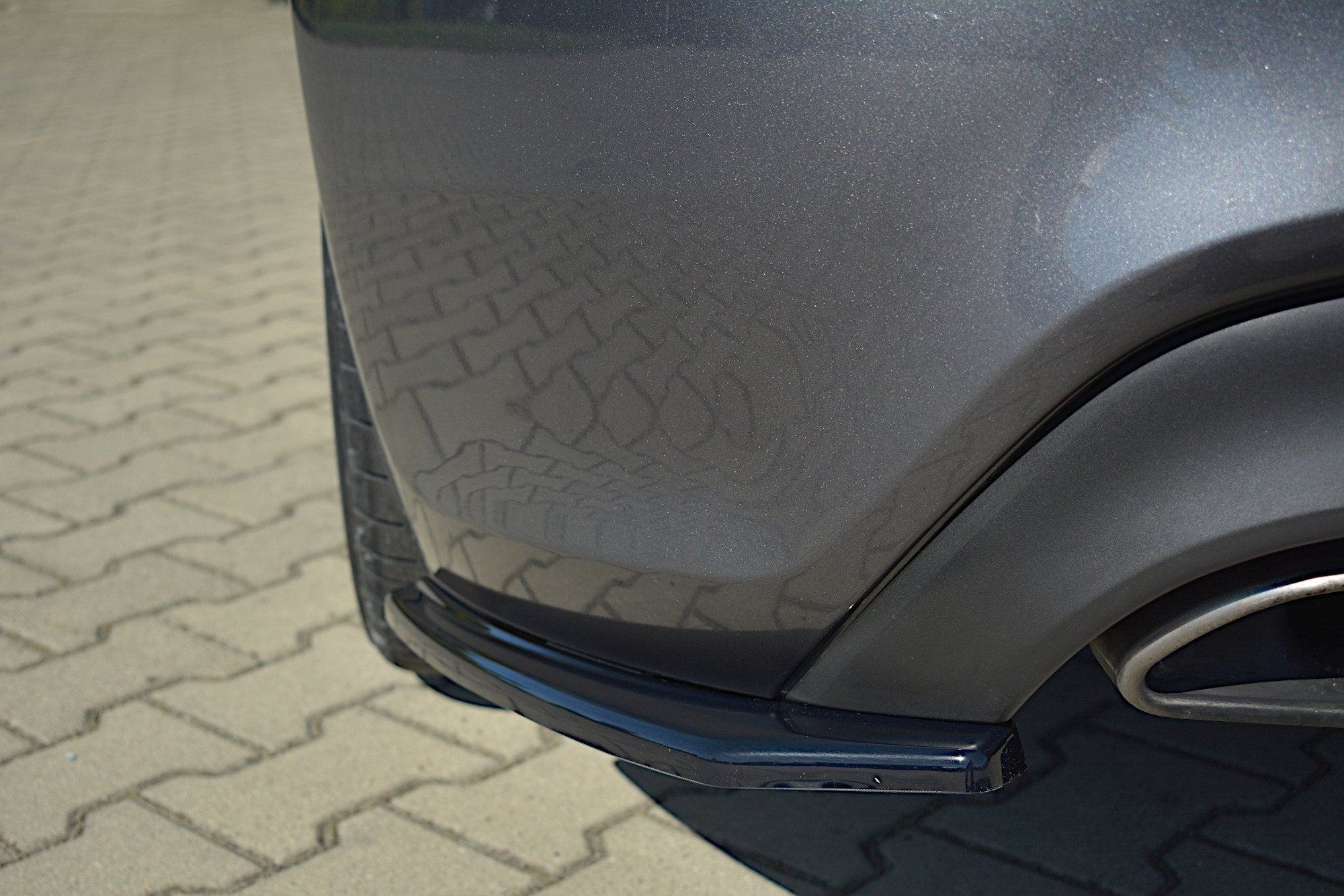Maxton Design Heck Ansatz Flaps Diffusor passend für Hyundai Genesis Coupe Mk1 schwarz Hochglanz