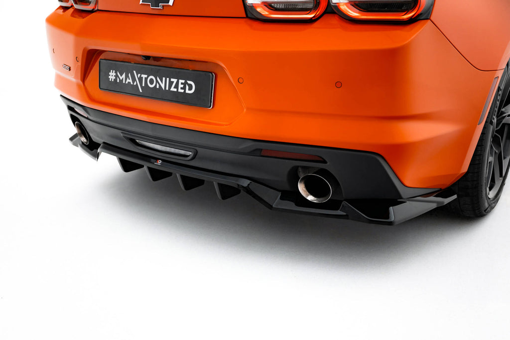 Maxton Design Street+ Mittlerer Diffusor RACE passend für Chevrolet Camaro SS Mk6 Facelift schwarz Hochglanz