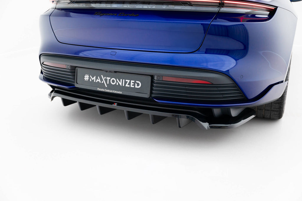 Maxton Design Street+ Mittlerer Diffusor RACE passend für Porsche Taycan Turbo S Mk1 schwarz Hochglanz