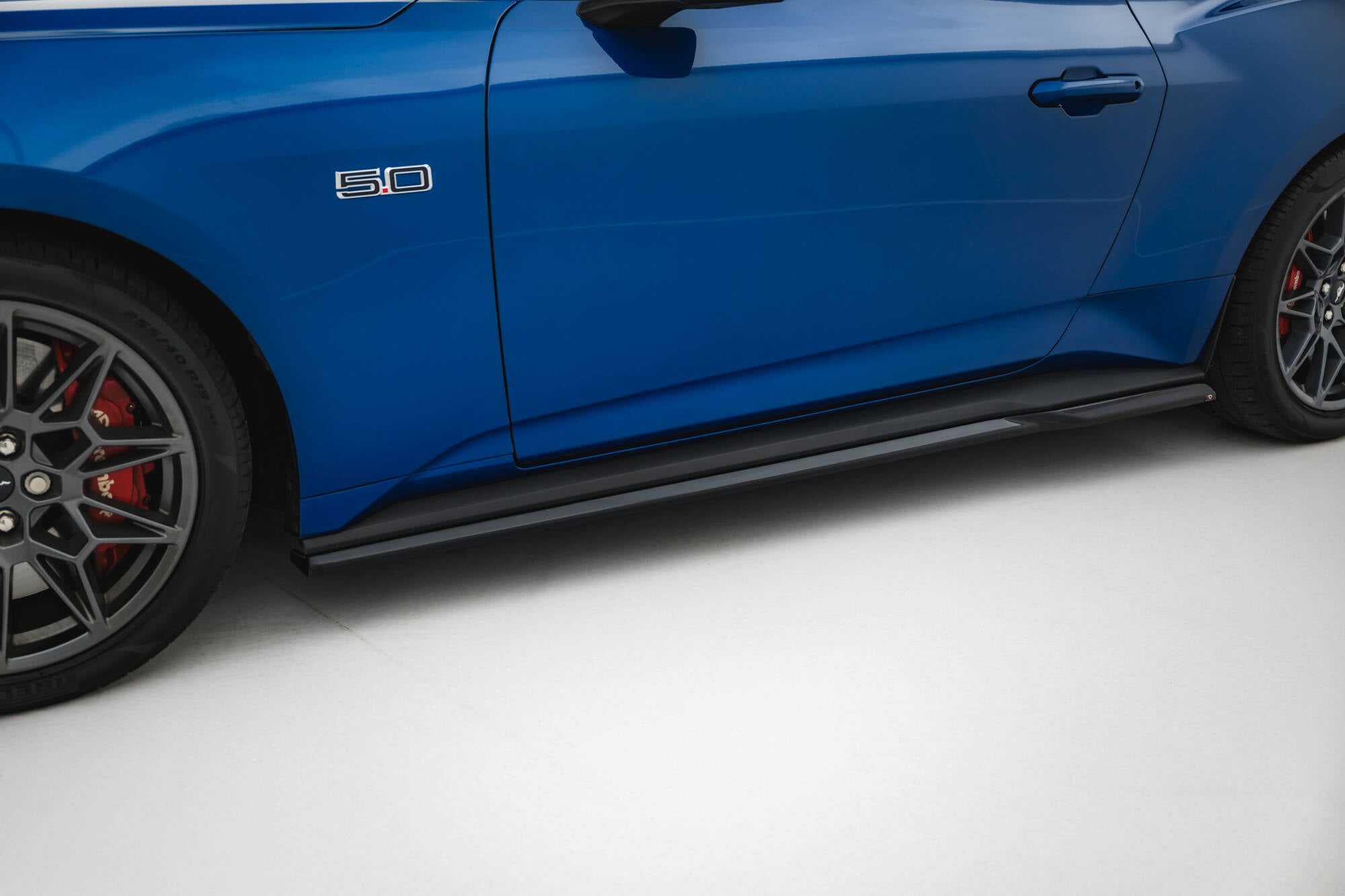 Maxton Design Street+ Seitenschweller Leisten passend für Ford Mustang Dark Horse Mk7 schwarz Hochglanz