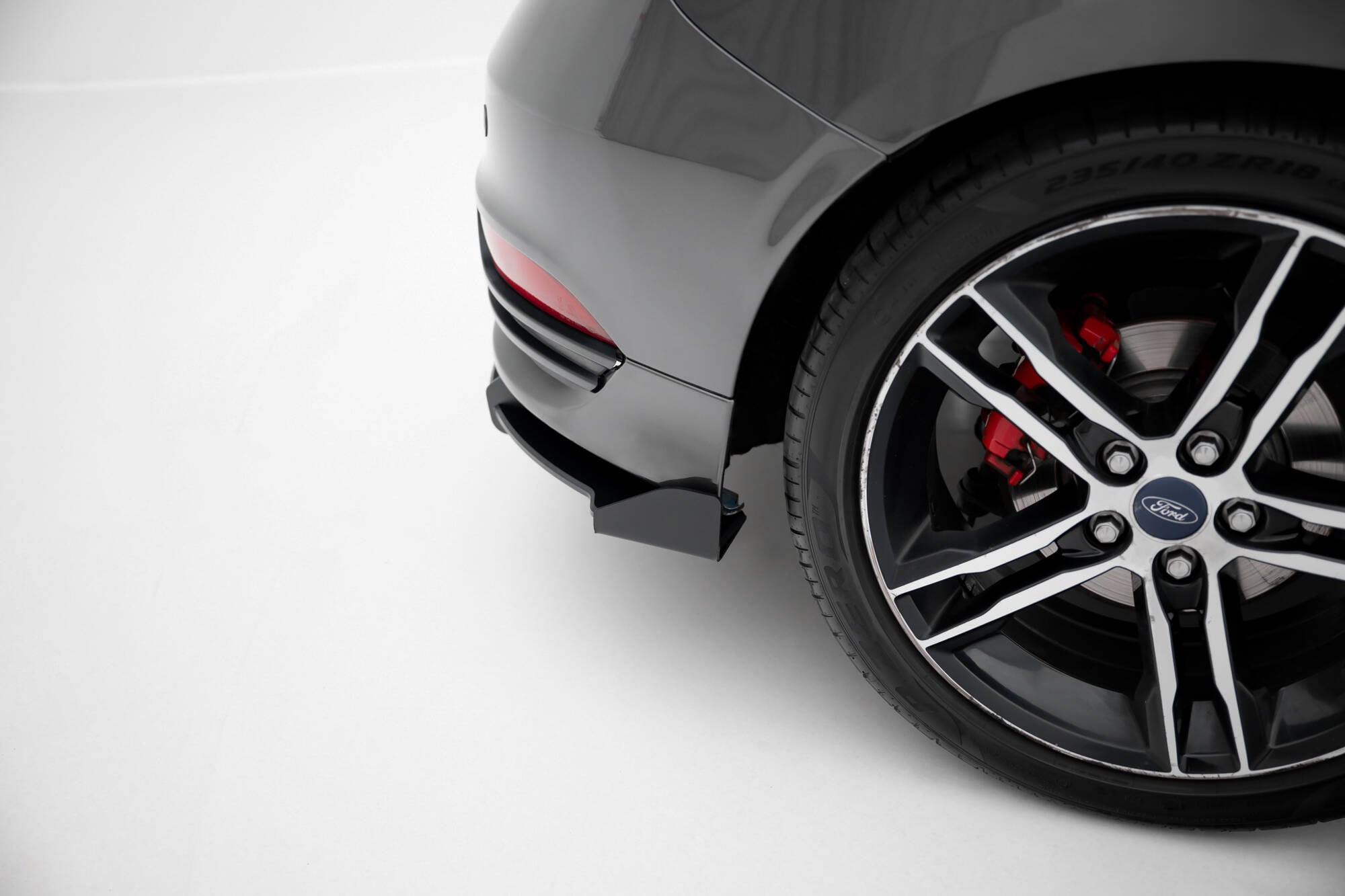 Maxton Design Street Pro Heckschürze + Flaps passend für Ford Focus ST Mk3 Facelift schwarz Hochglanz