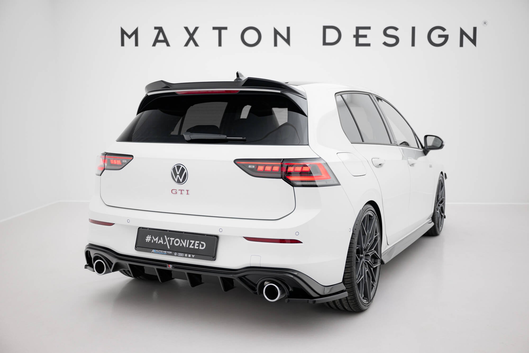 Maxton Design Spoiler CAP 3D passend für VW Golf GTI / GTE / GTD / R-Line / R Mk8 schwarz Hochglanz