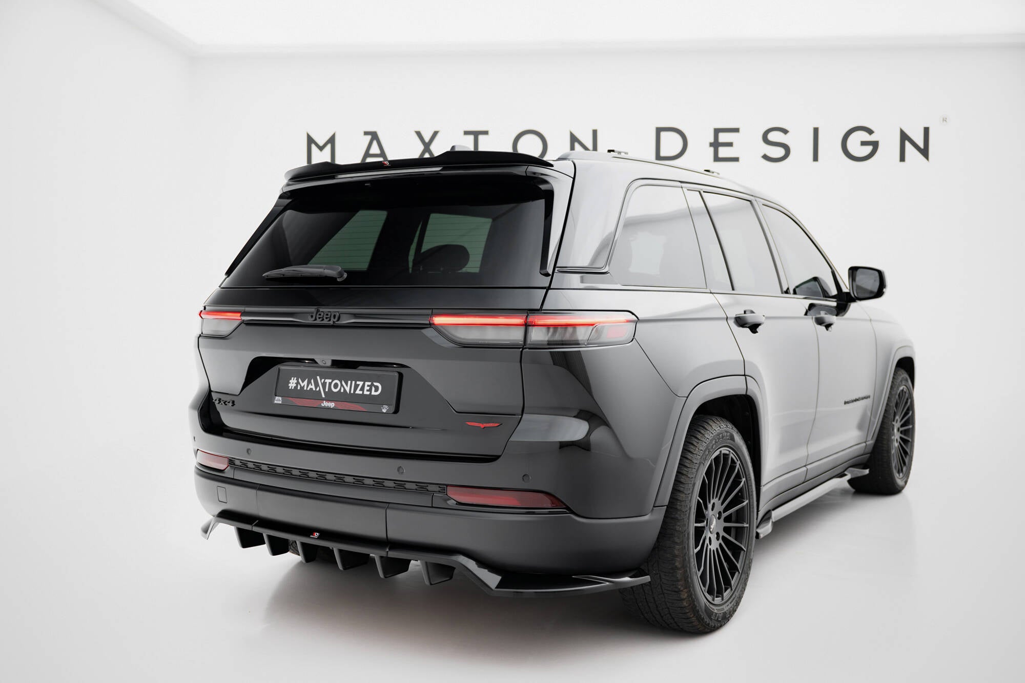 Maxton Design Spoiler CAP passend für Jeep Grand Cherokee Trailhawk Mk5 schwarz Hochglanz