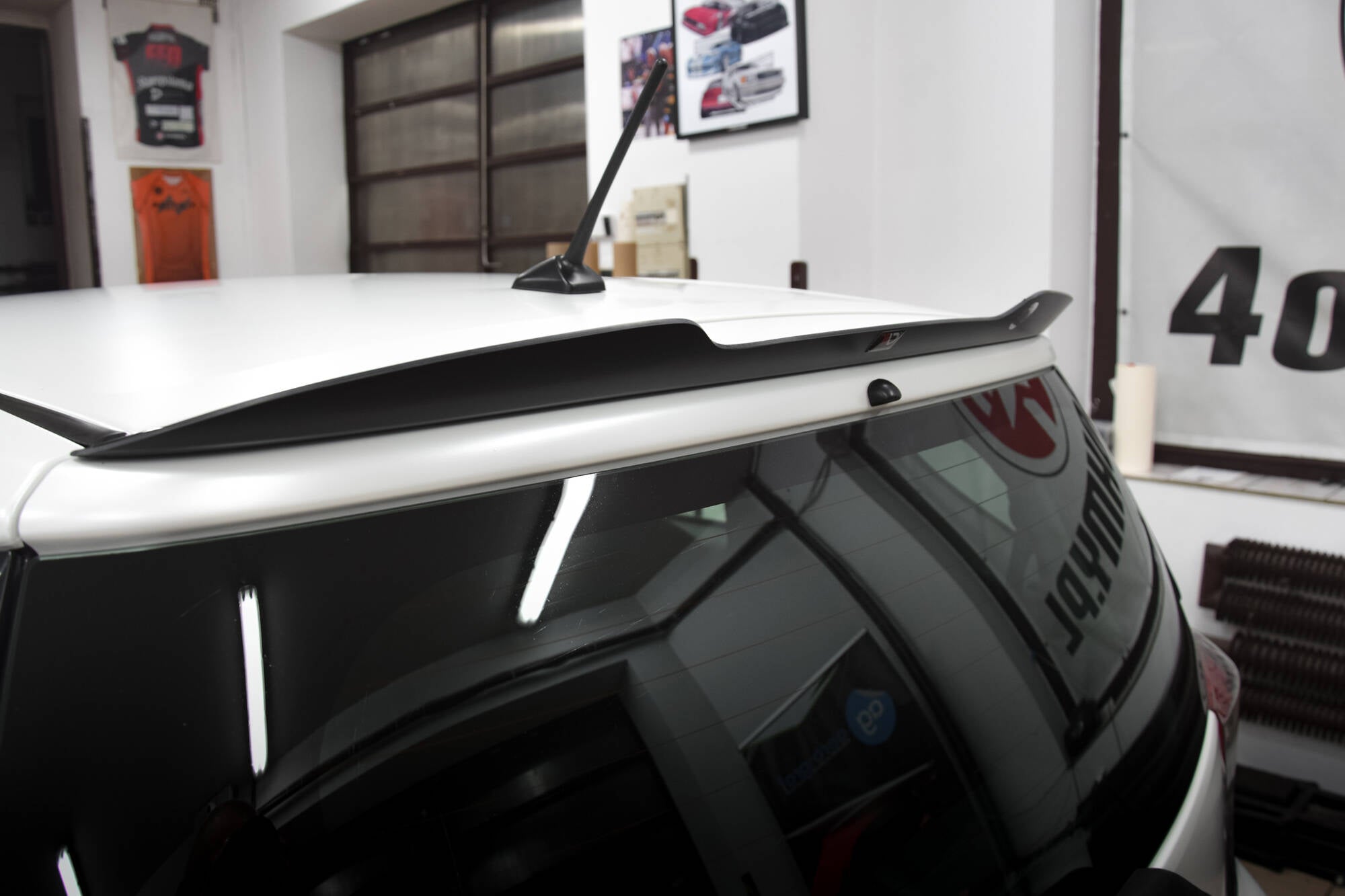 Maxton Design Spoiler CAP passend für Toyota IQ schwarz Hochglanz