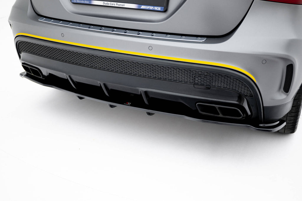 Maxton Design Street+ Mittlerer Diffusor RACE passend für V.1 Mercedes-Benz GLA 45 AMG schwarz Hochglanz