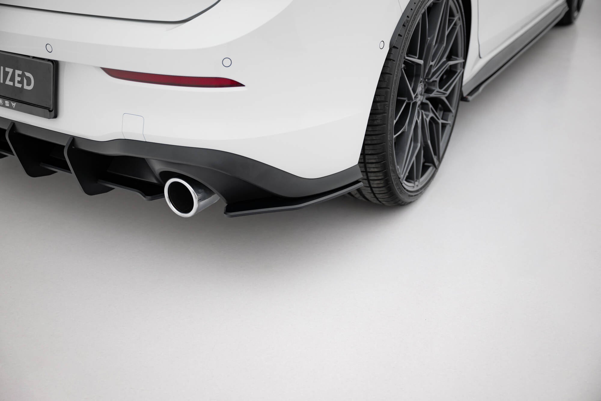 Maxton Design Street Pro Heck Ansatz Flaps Diffusor V.1 passend für VW Golf GTI / GTE / R-Line Mk8