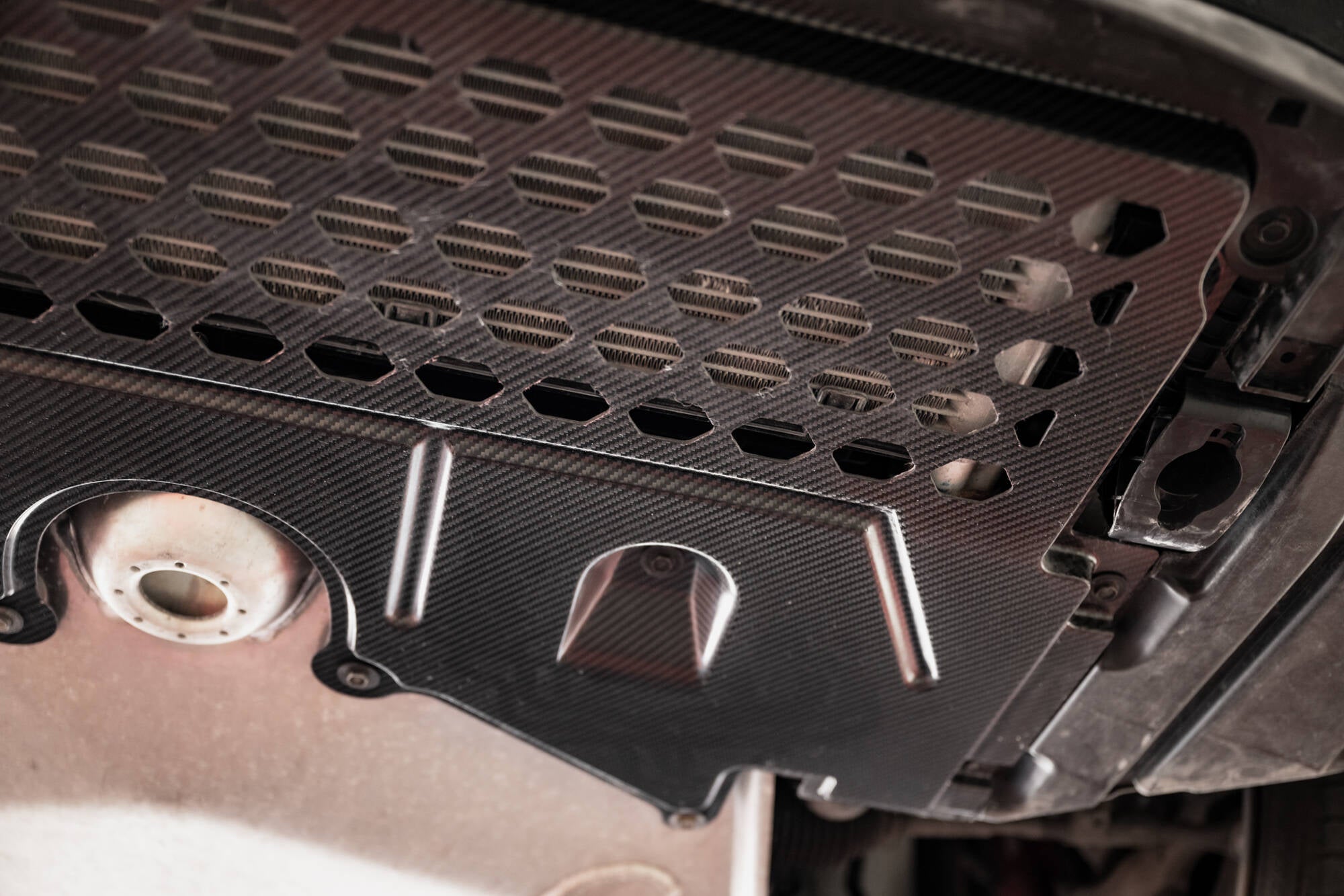 Maxton Design Carbon Fiber Engine Cover BMW M2 G87 für BMW M2 G87