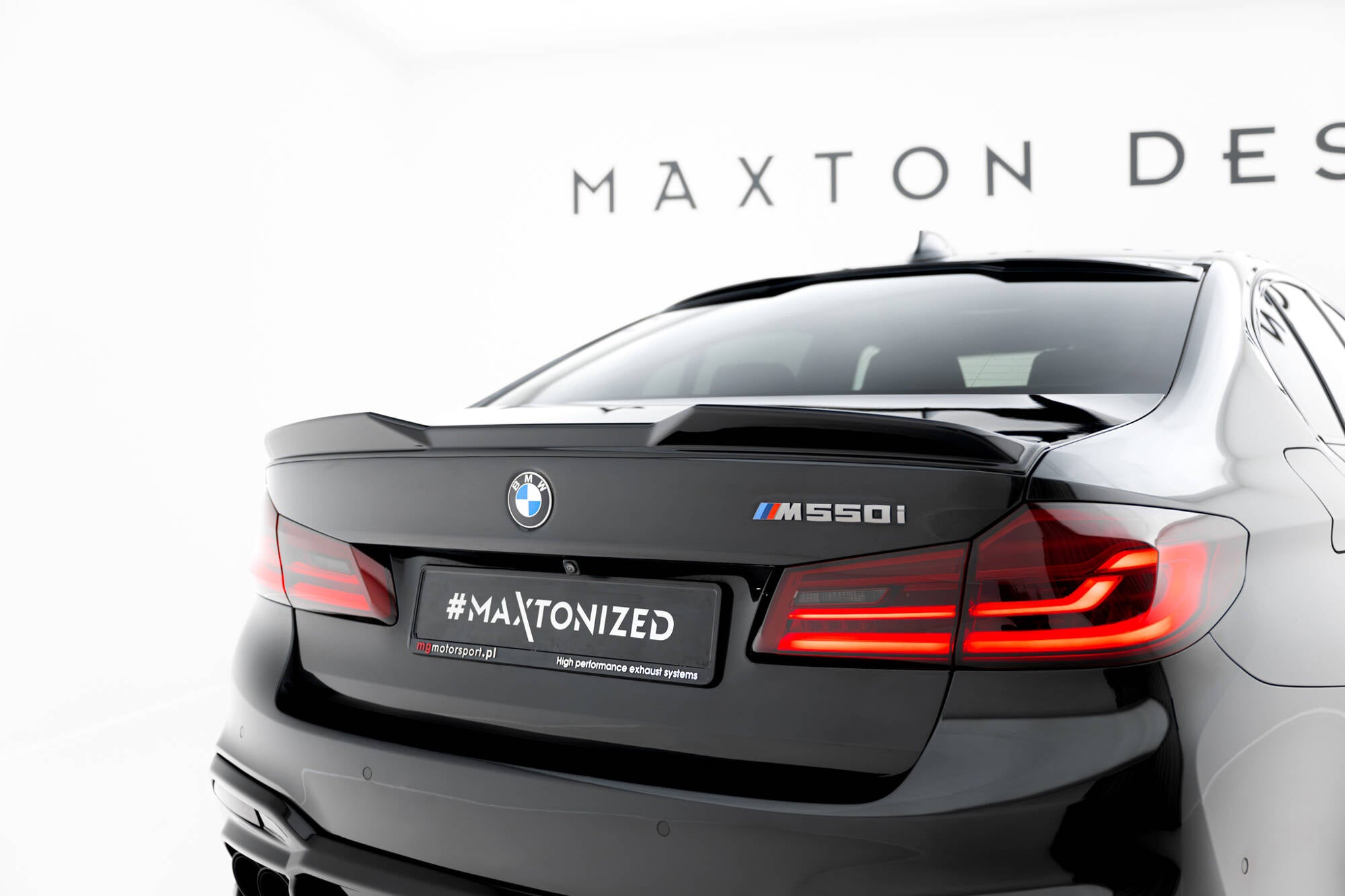 Maxton Design Spoiler CAP 3D passend für BMW 5er Standard / M-Paket / M550 Limousine G30 / G30 Facelift schwarz Hochglanz