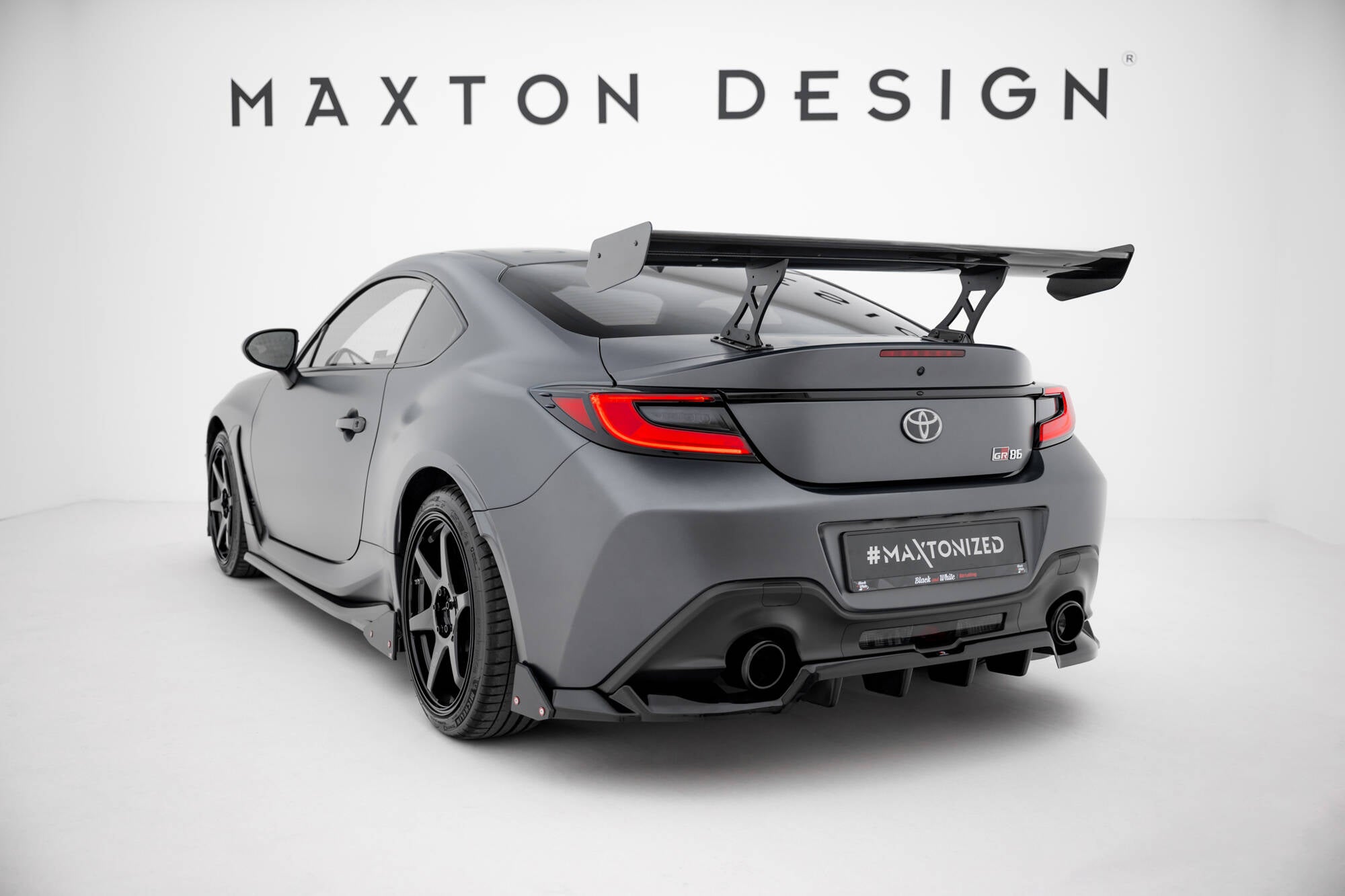 Maxton Design Carbon Spoiler With Internal Brackets Uprights Toyota GR86 / Subaru BRZ Mk2 für Toyota GR86 Mk1
