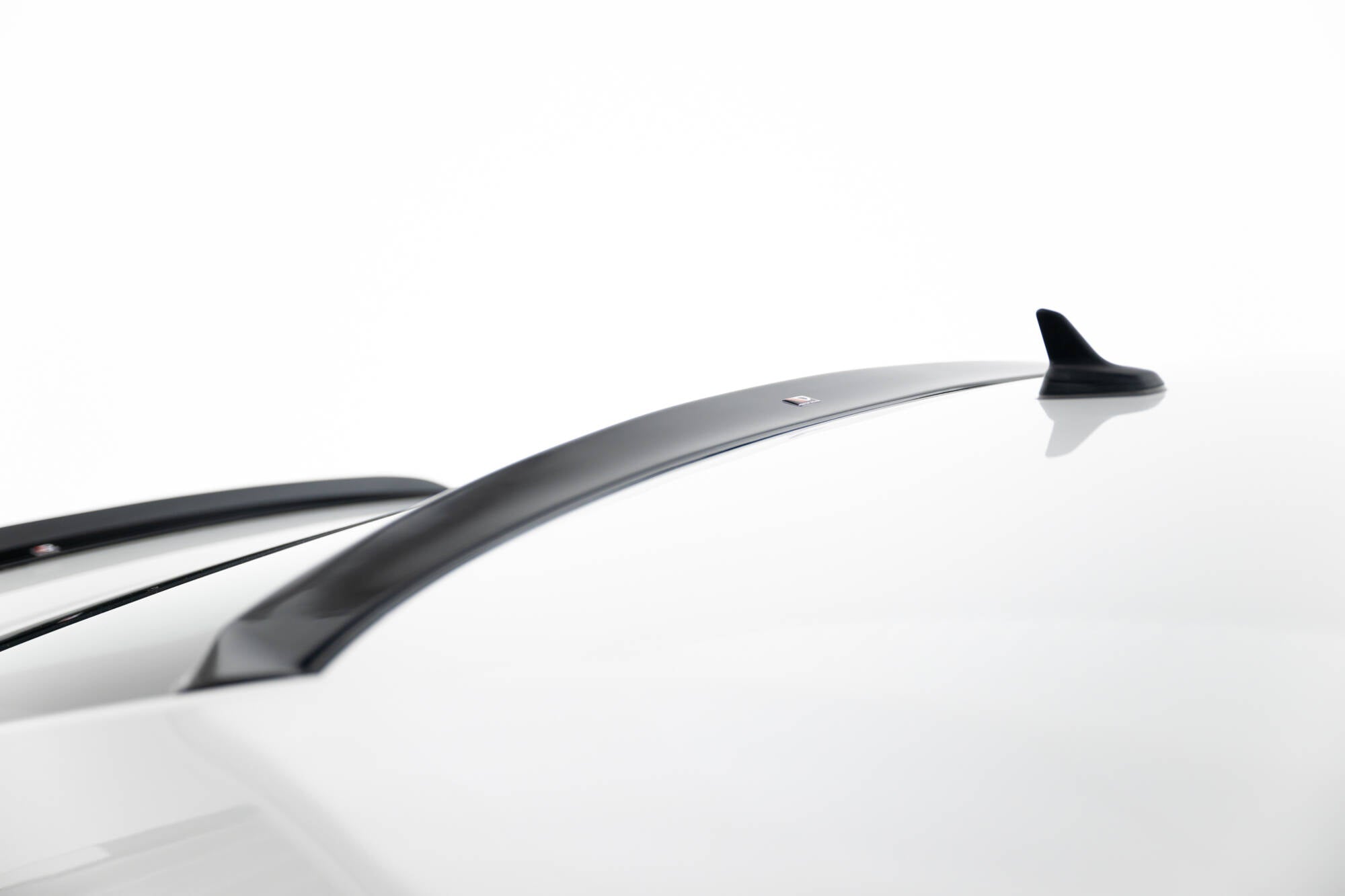 Maxton Design Heckscheiben Spoiler passend für Skoda Superb Liftback Mk3 / Mk3 Facelift schwarz Hochglanz