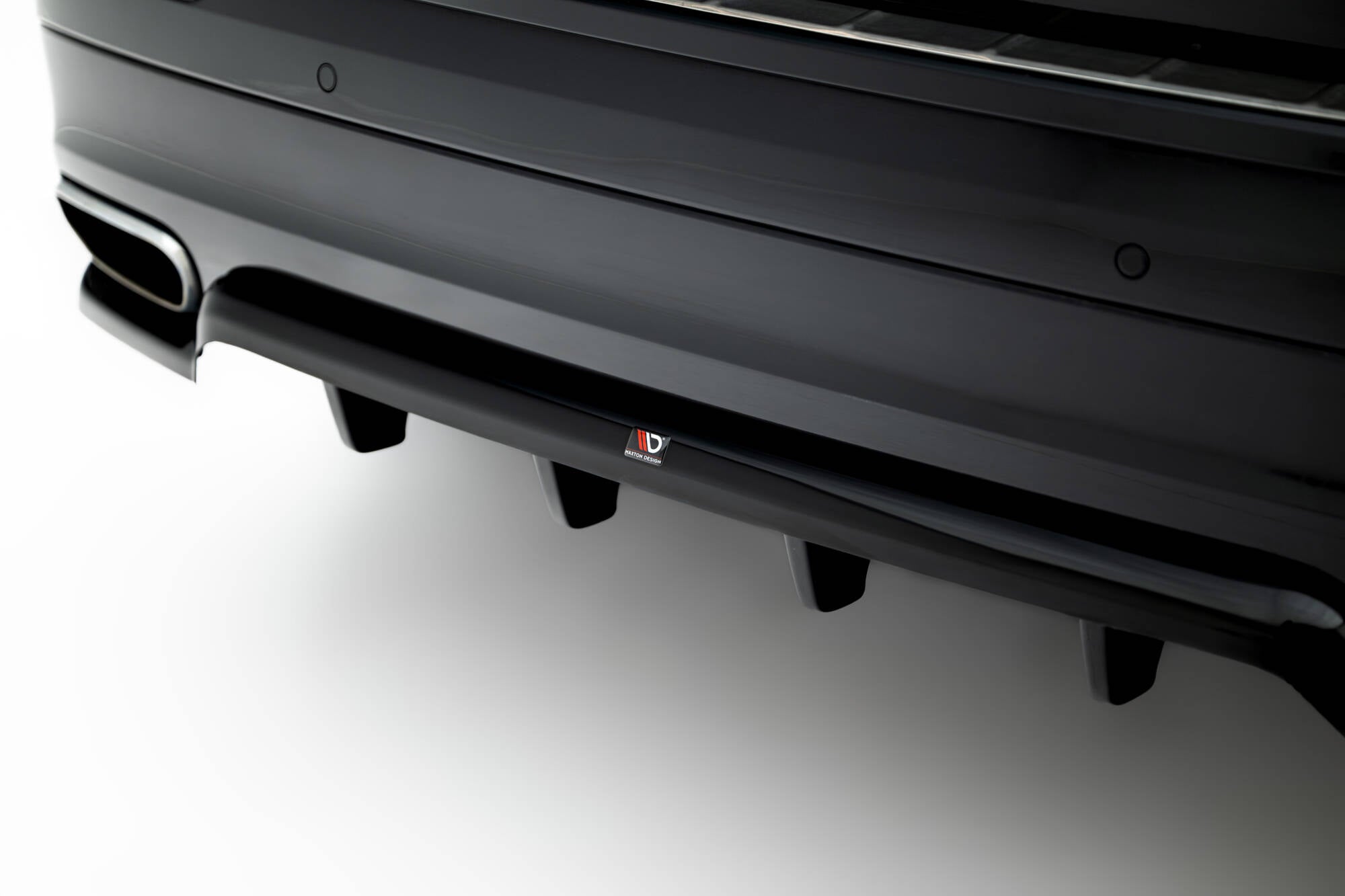 Maxton Design Street+ Mittlerer Diffusor RACE passend für Volvo XC60 Mk2 schwarz Hochglanz